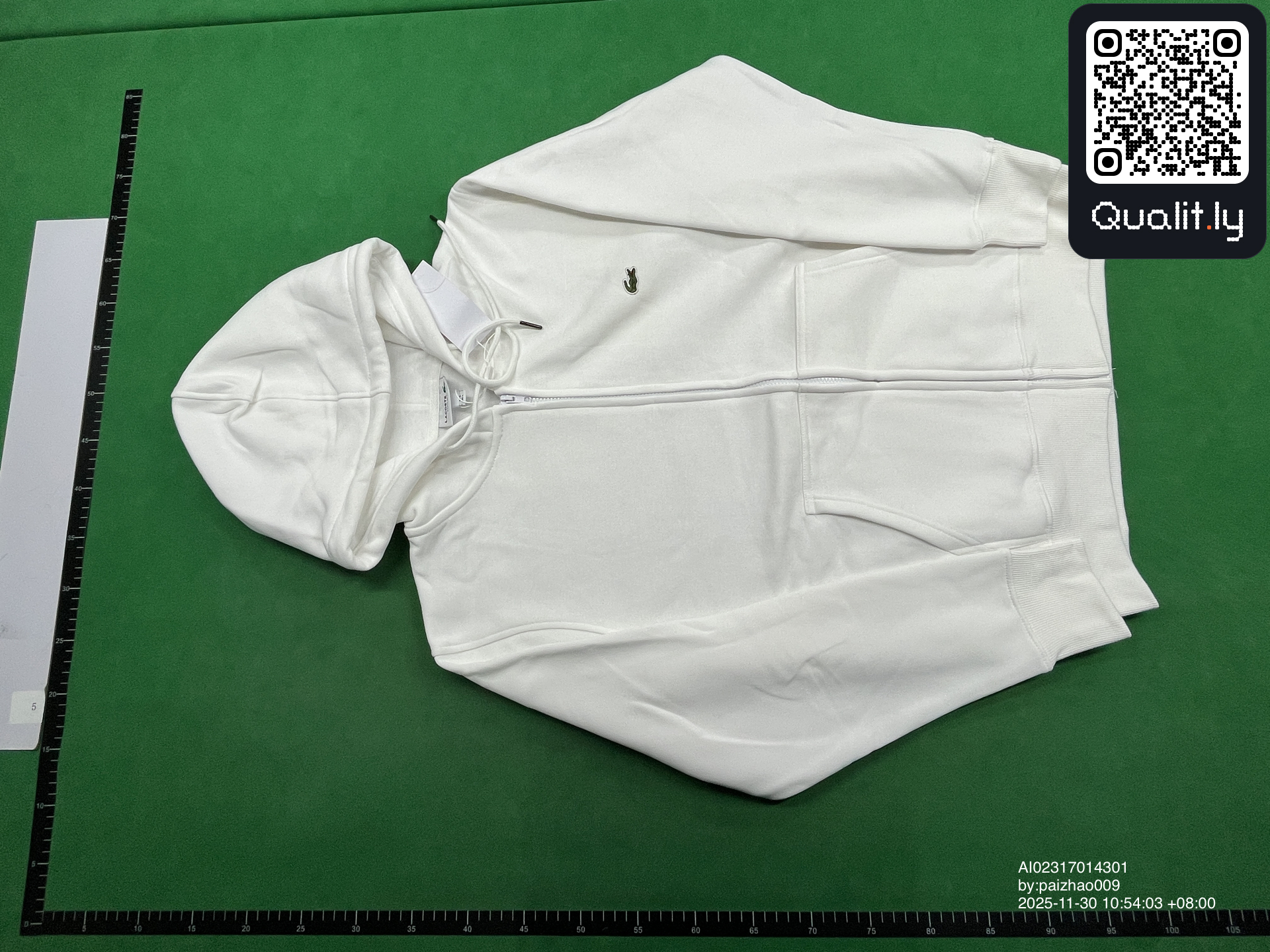 Hoodie QC photo 3 of 4