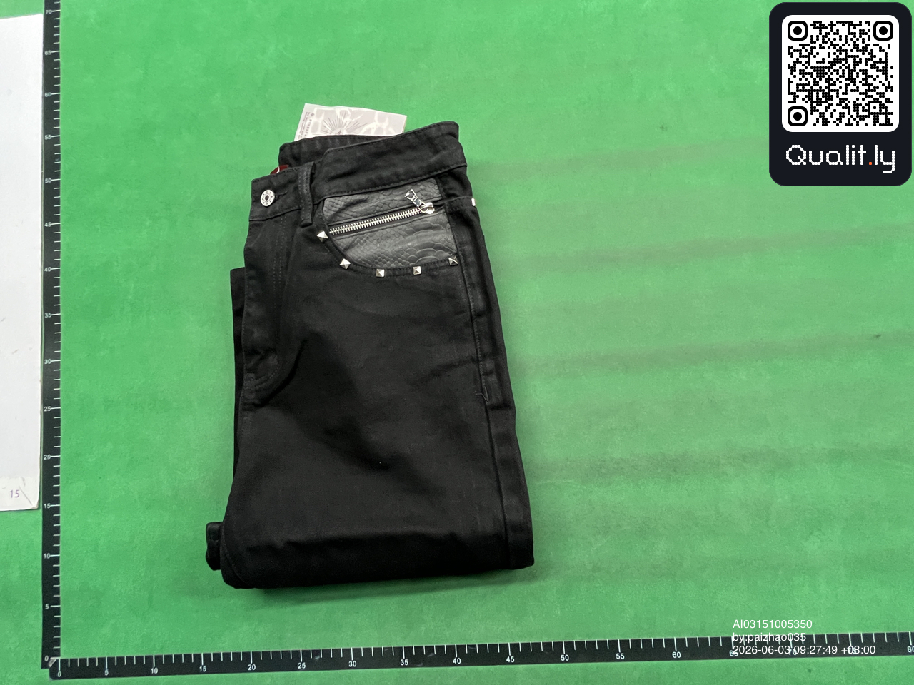 Jeans — foto QC 1 di 18