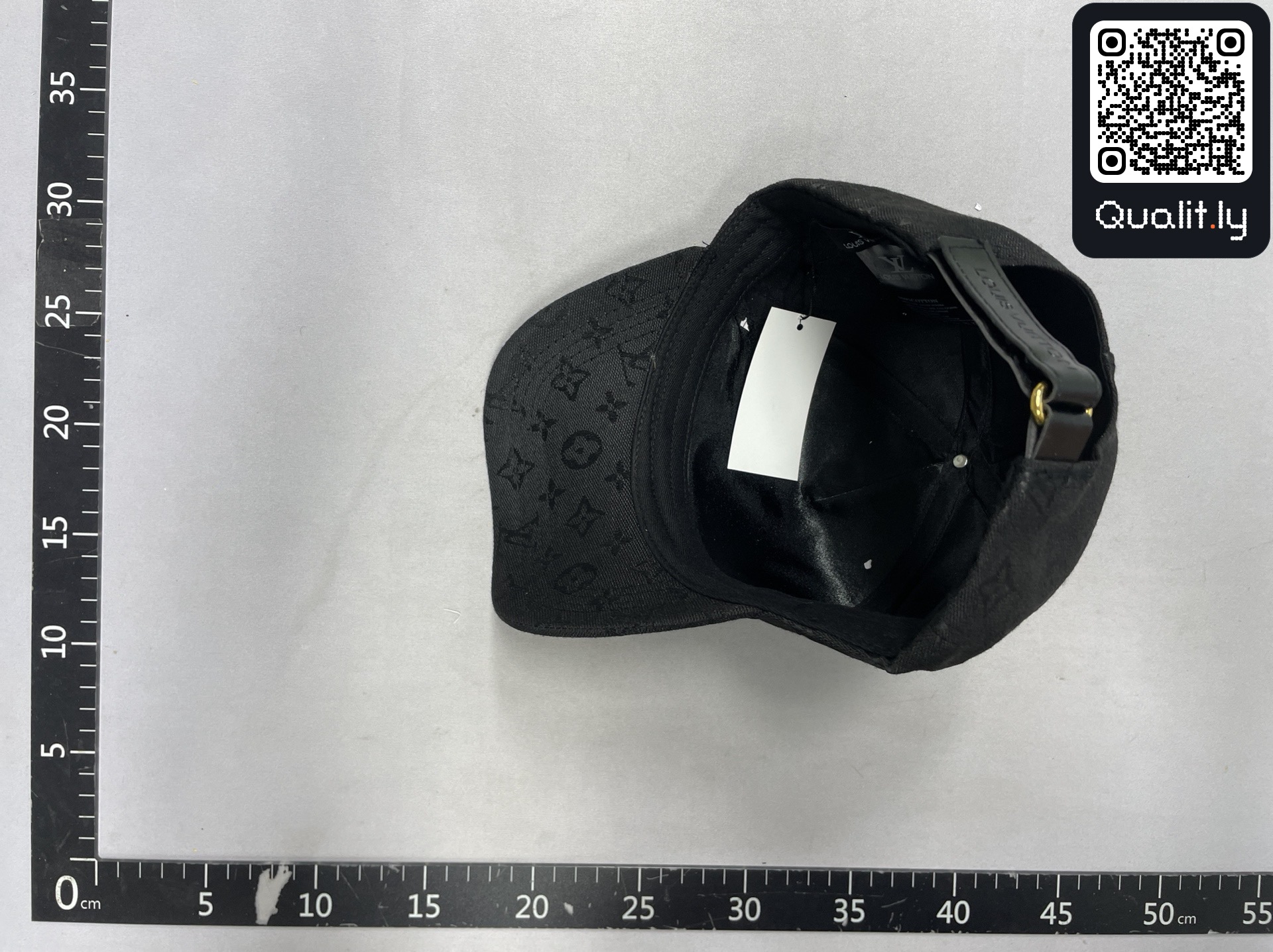 Pet — QC-foto 1 van 4