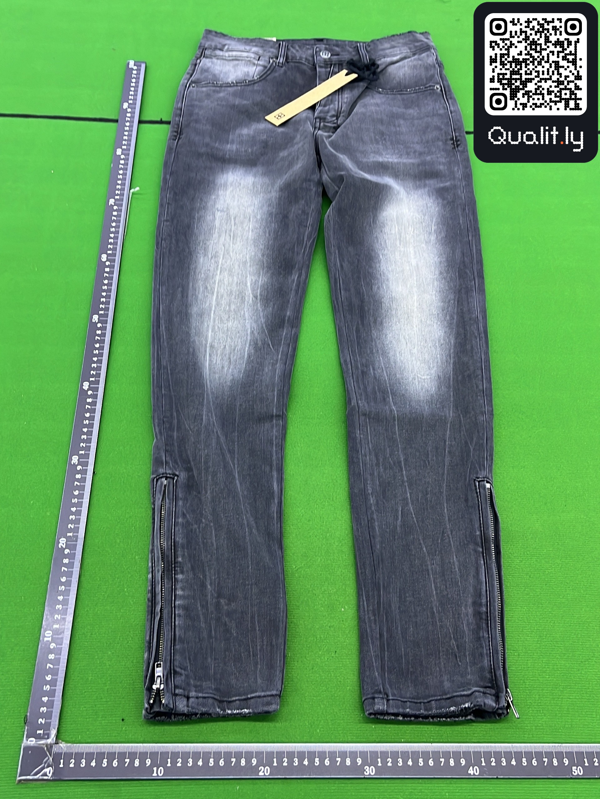 Pantaloni — foto QC 3 di 4
