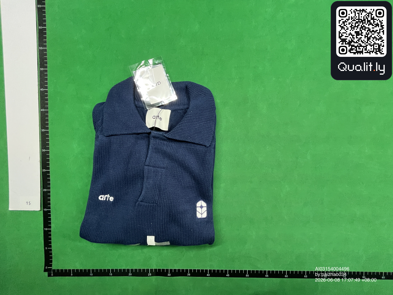 Sweater QC photo 1 of 18