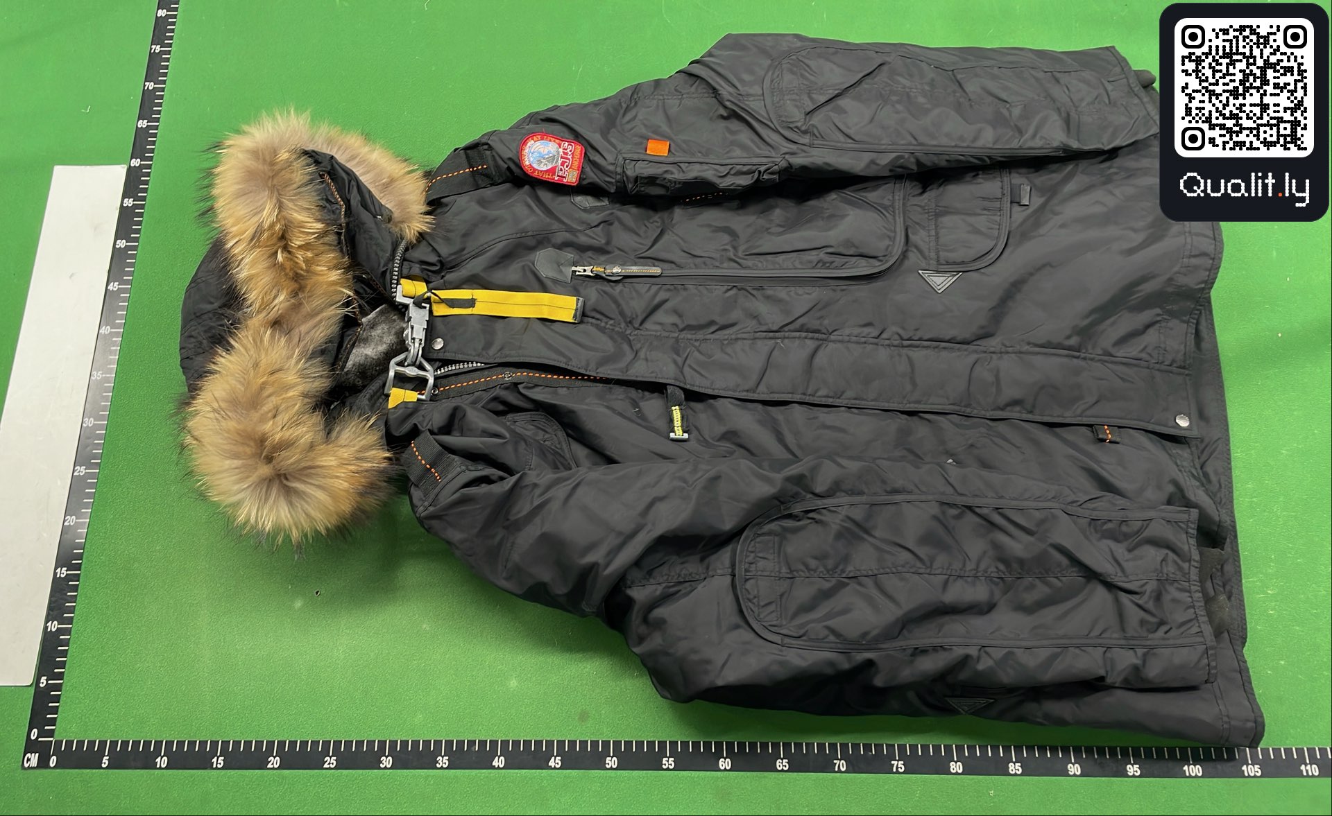 夹克 QC 照片 2 / 4