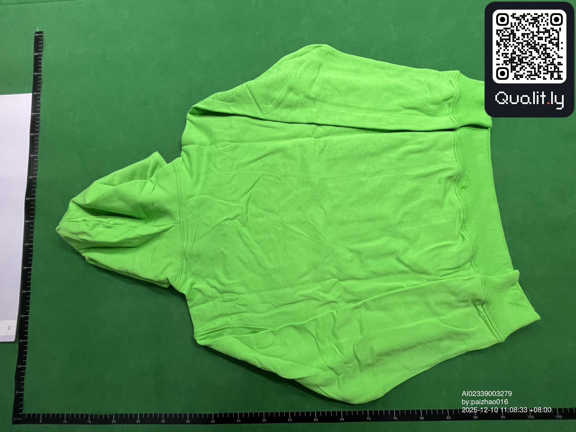 Hoodie — QC-Foto 2 von 12