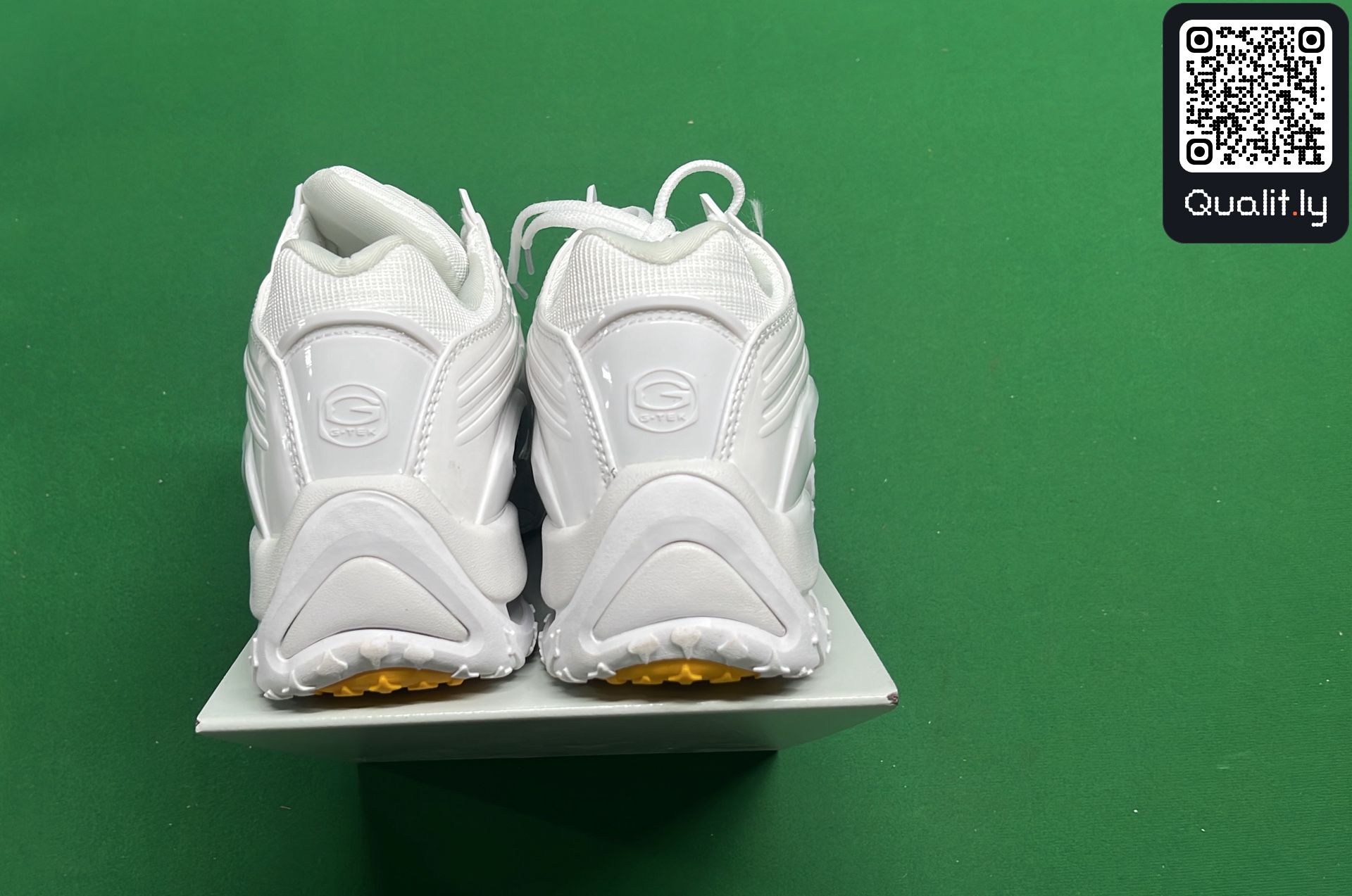 Sneakers — QC-foto 3 av 12