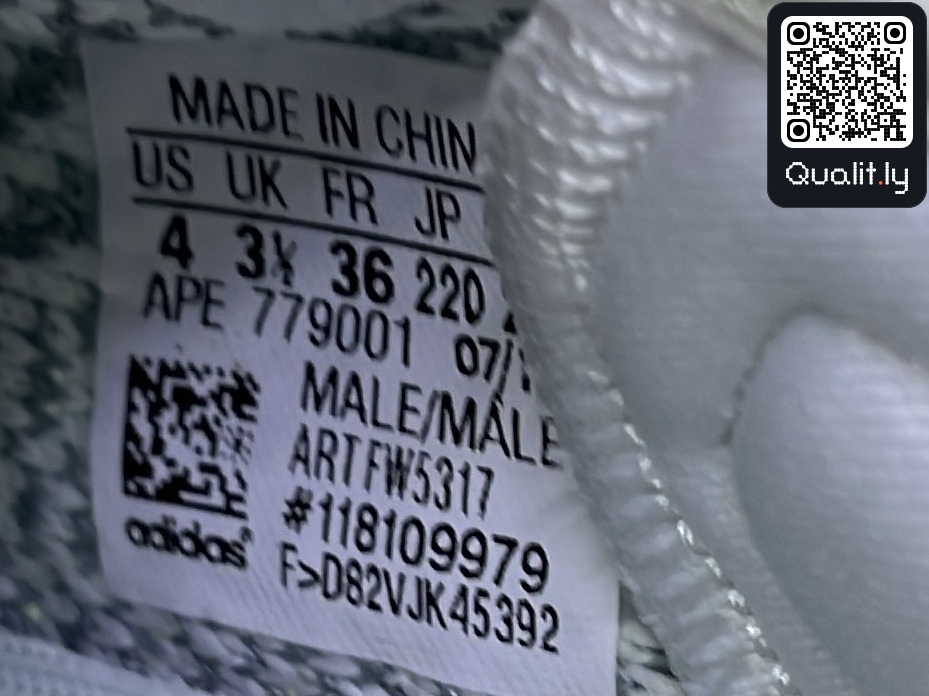 Sneakers QC photo 3 of 6