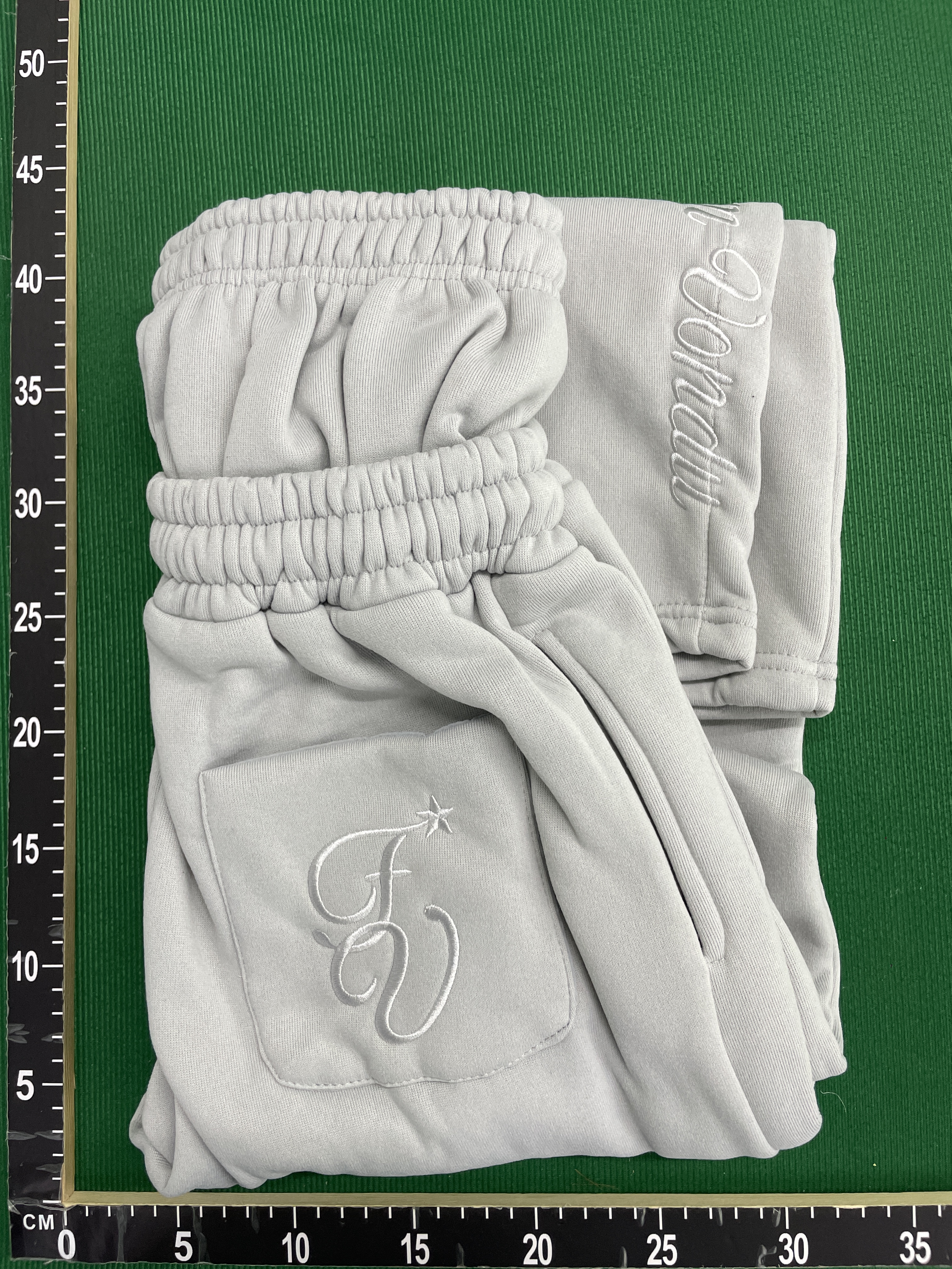 Pantaloni — fotografie QC 1 din 20