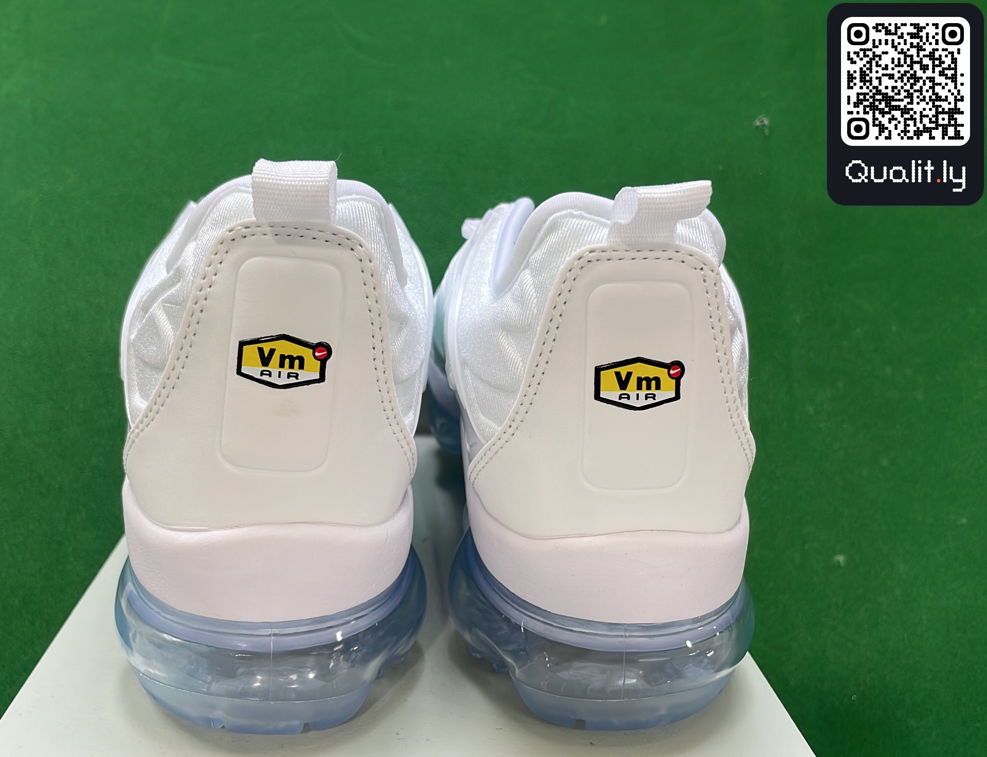 Sneakers — QC-foto 3 van 52