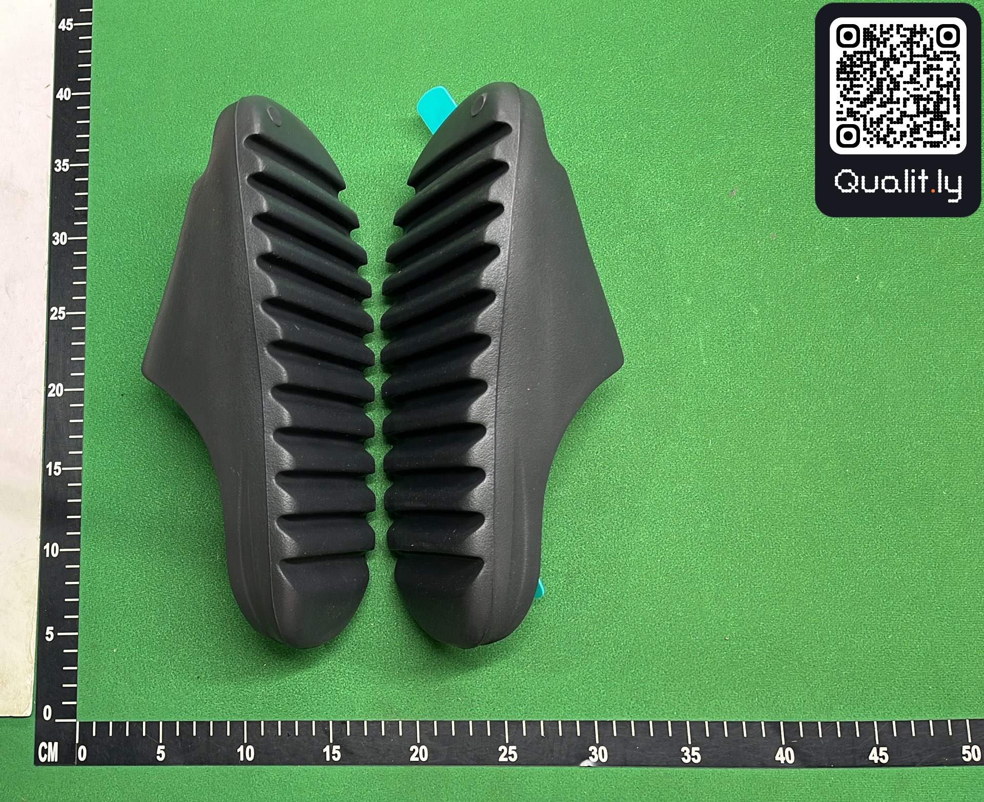 Slides QC photo 3 of 11