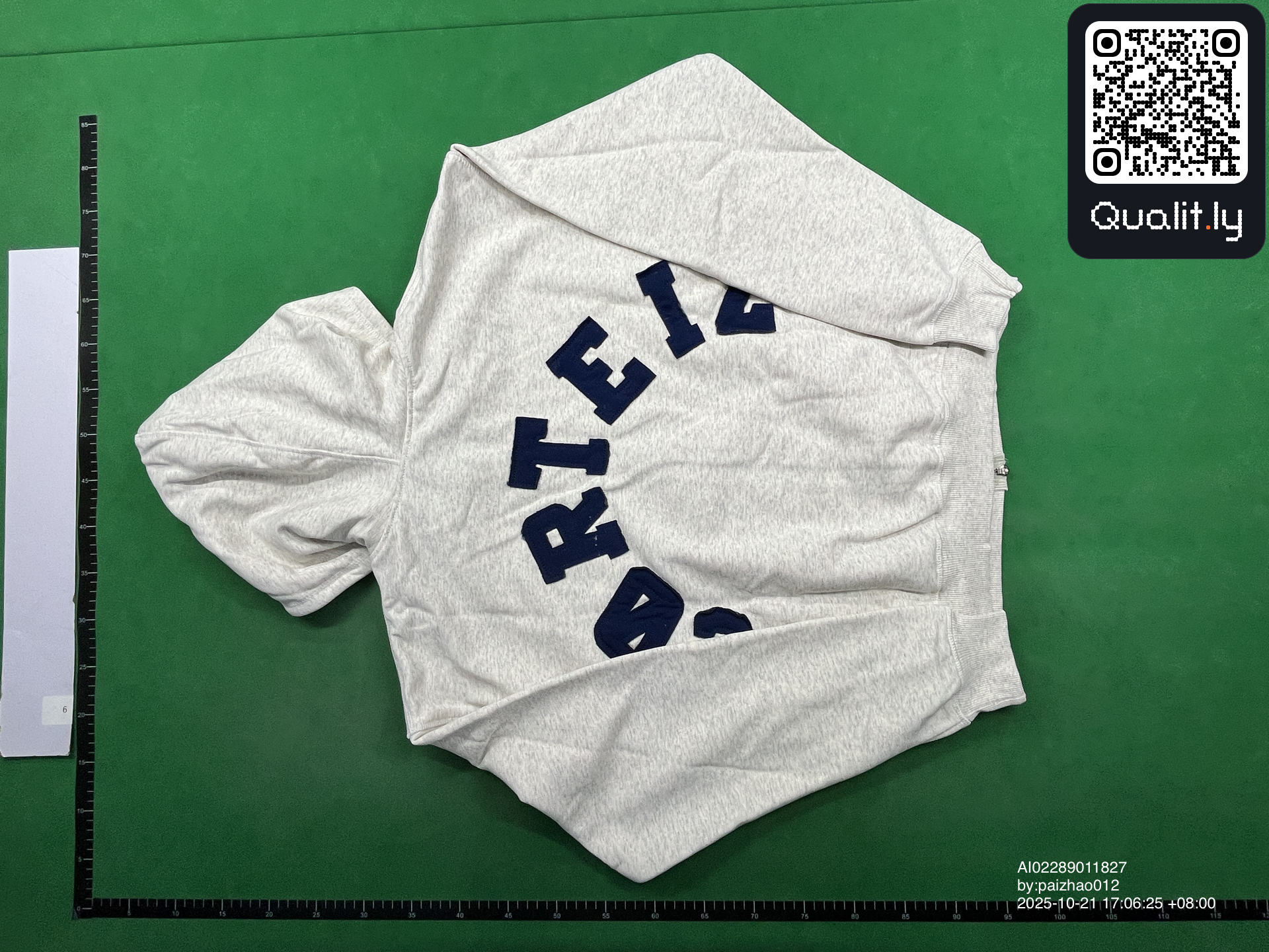 Hoodie — QC-foto 2 van 18