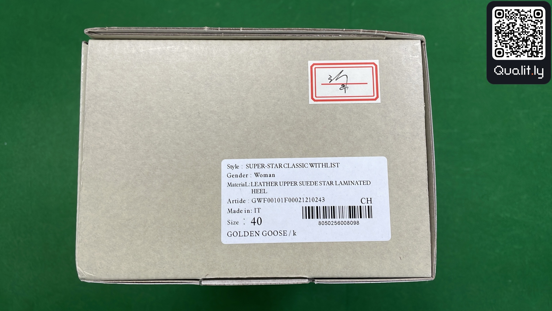 Sneakers QC photo 2 of 6