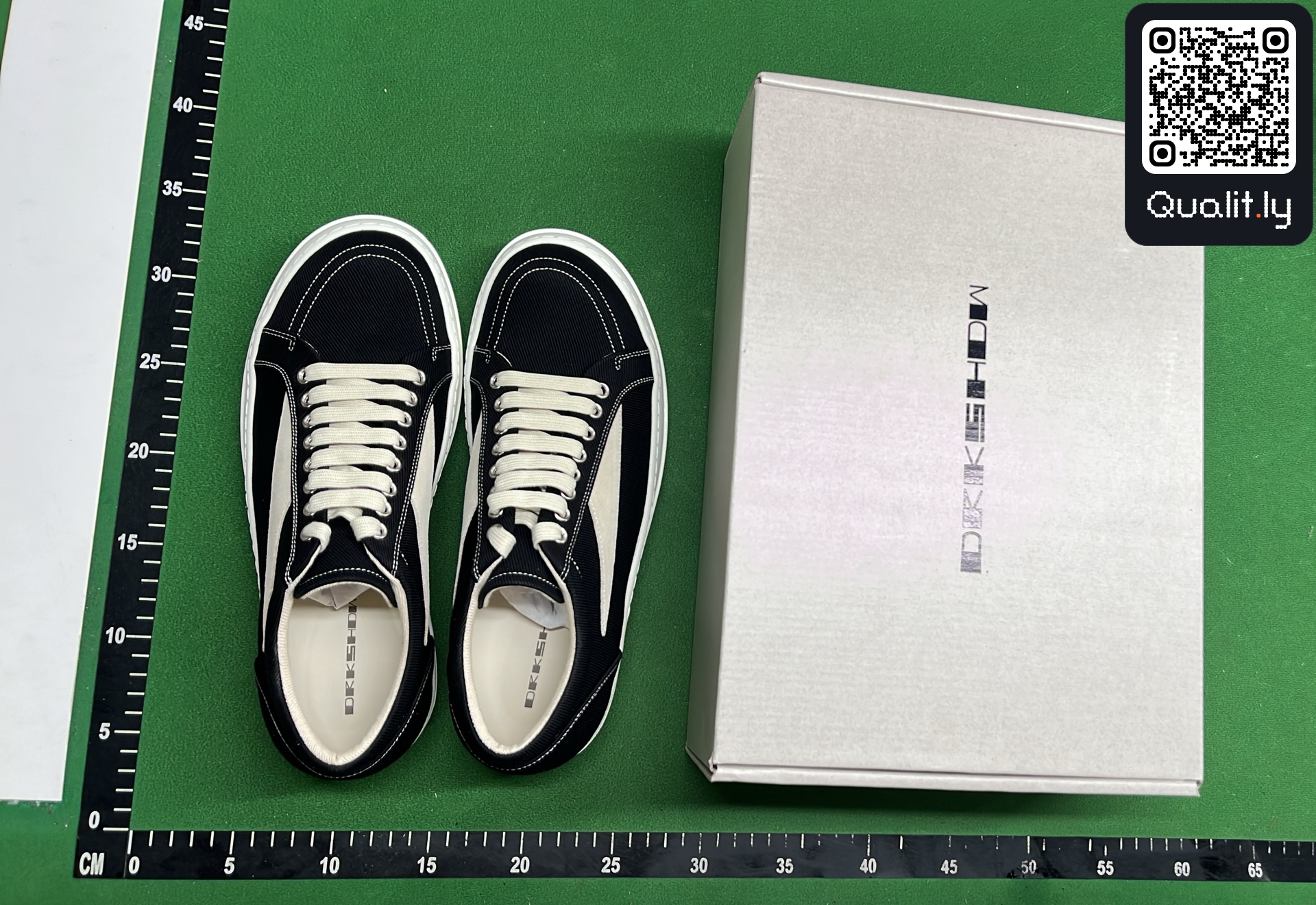 Sneakers — QC-foto 1 van 46