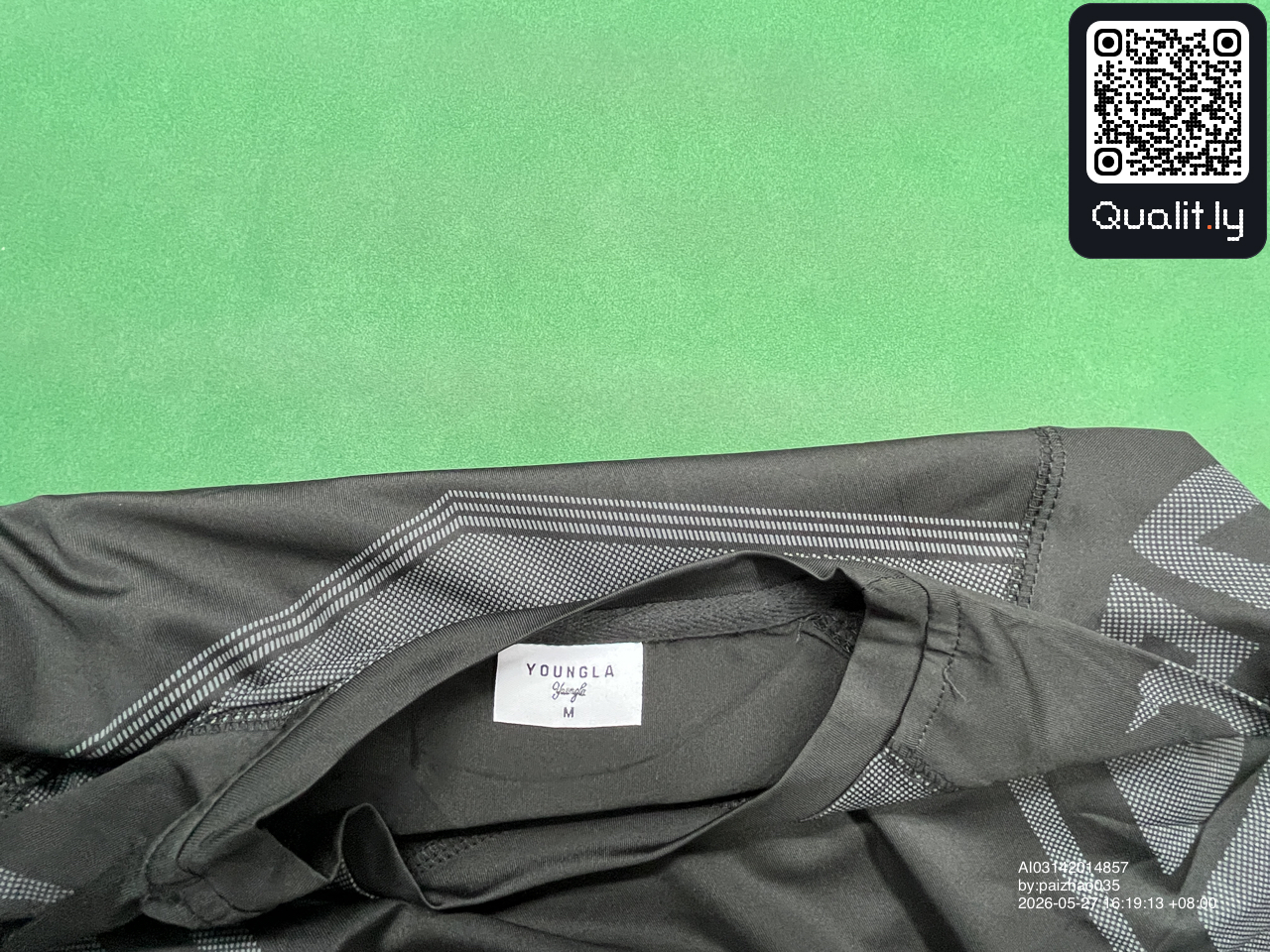 T-shirt — photo QC 3 sur 10