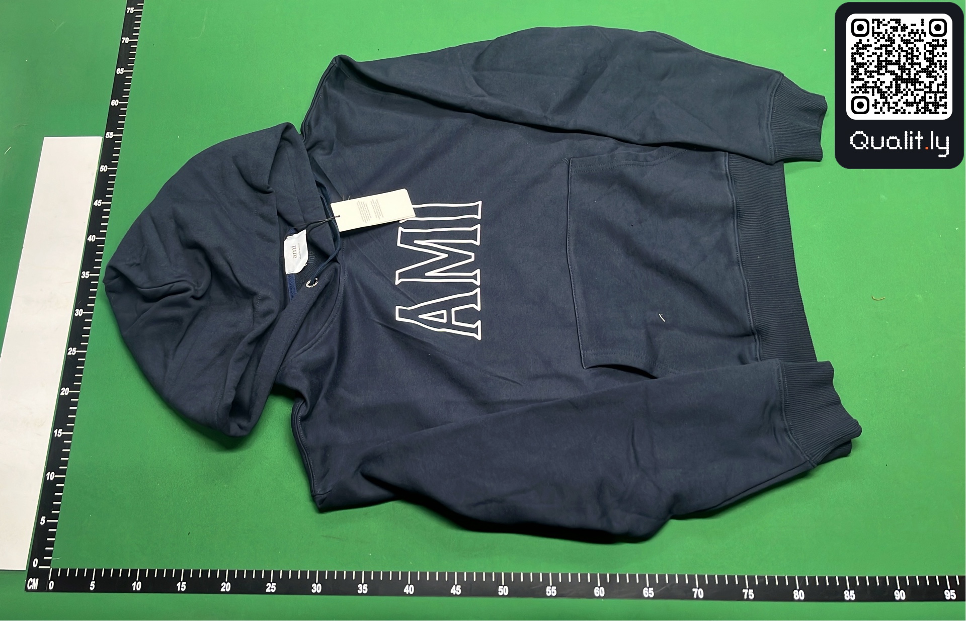 Bluza z kapturem — zdjęcie QC 2 z 4