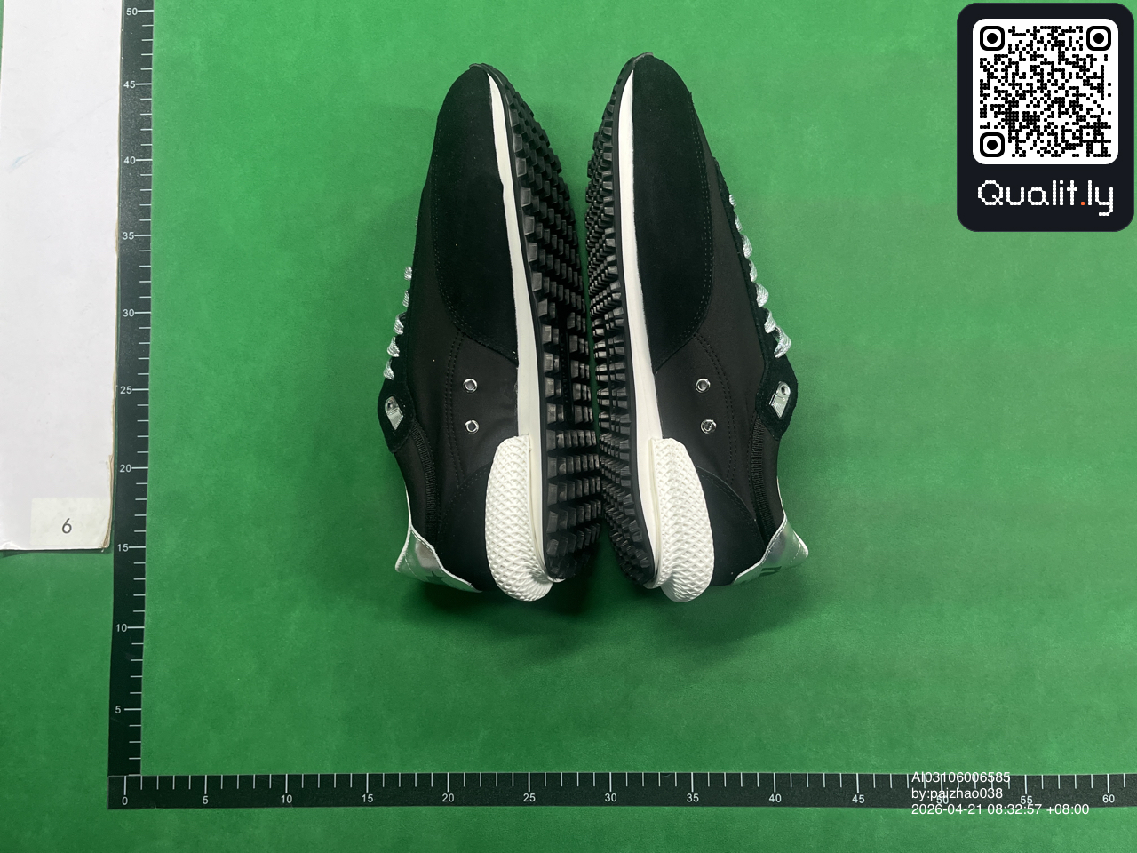 Sneakers QC photo 3 of 6