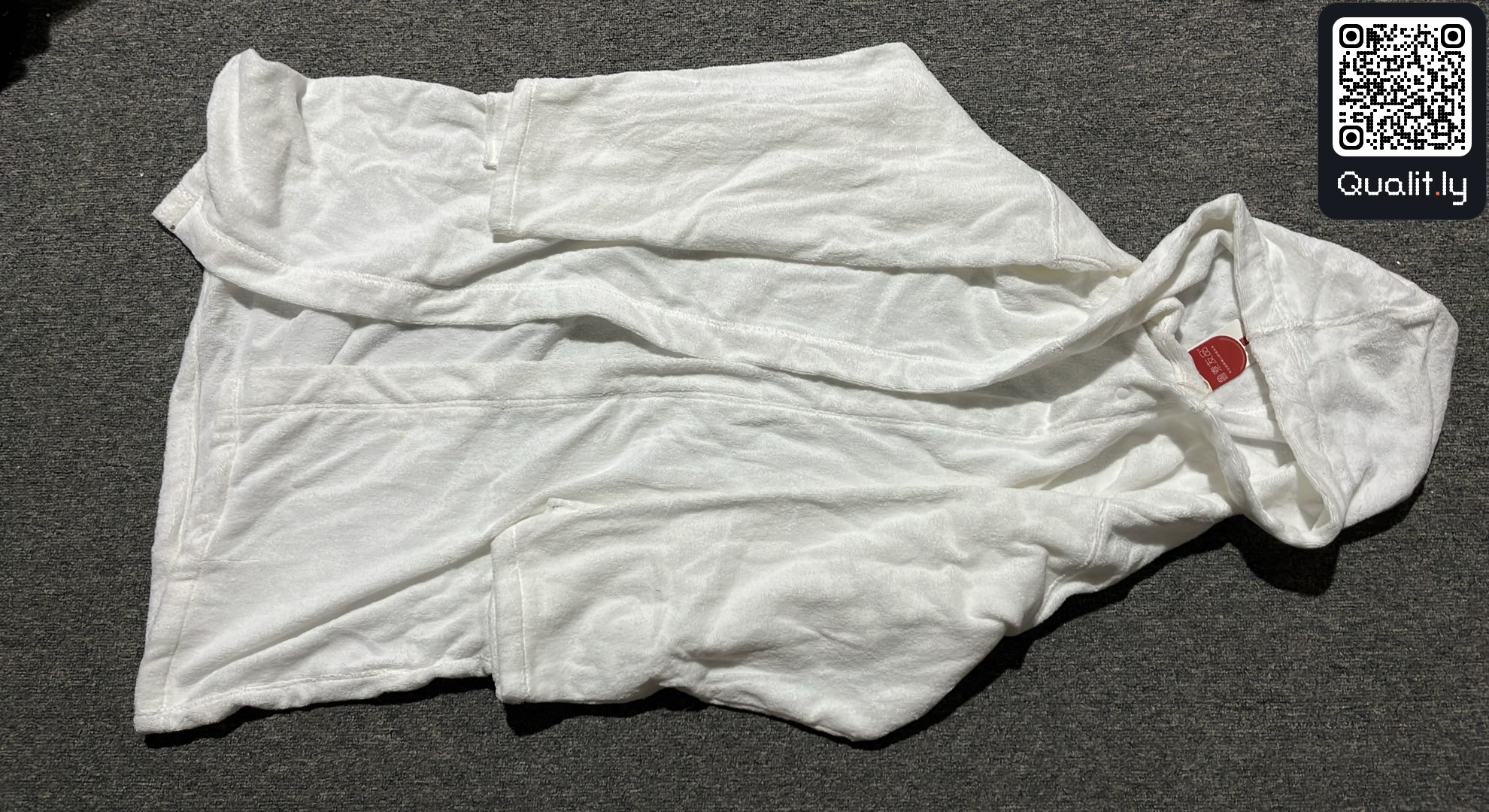 Hanorac cu glugă — fotografie QC 2 din 4