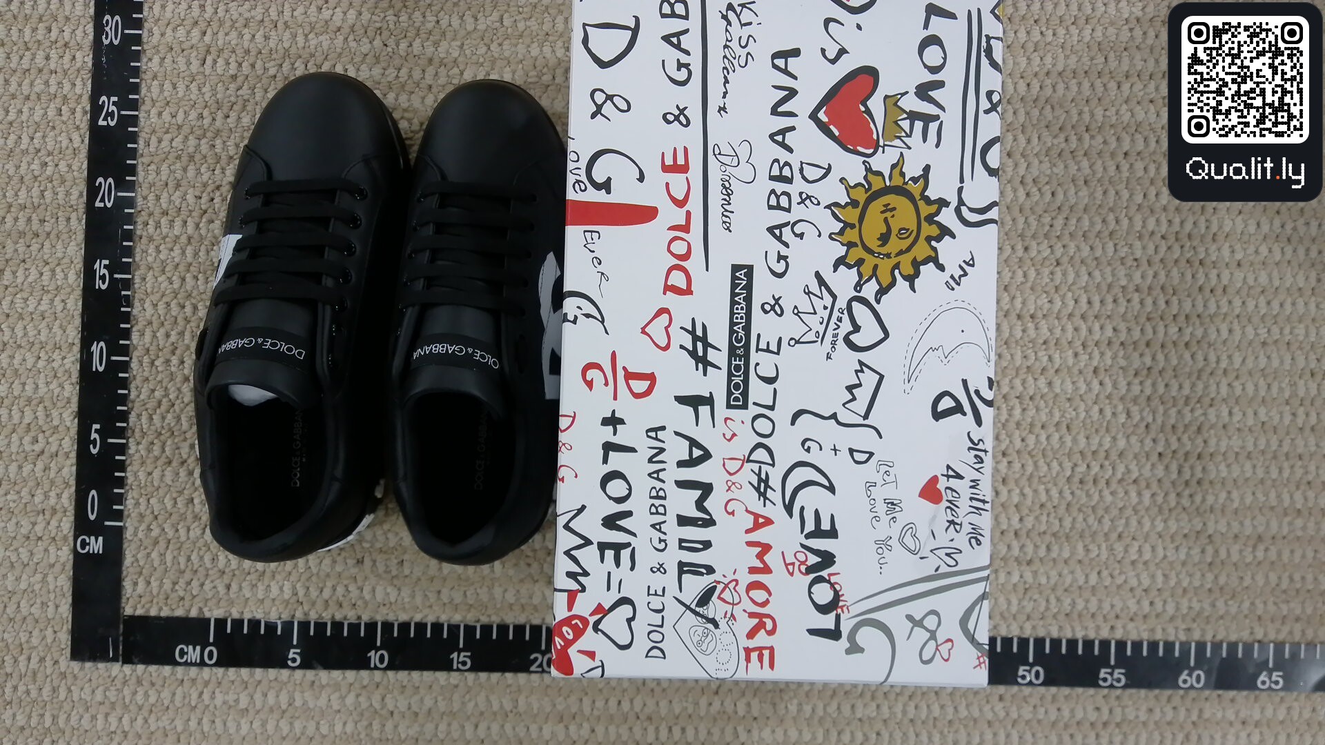 Sneakers QC photo 2 of 20