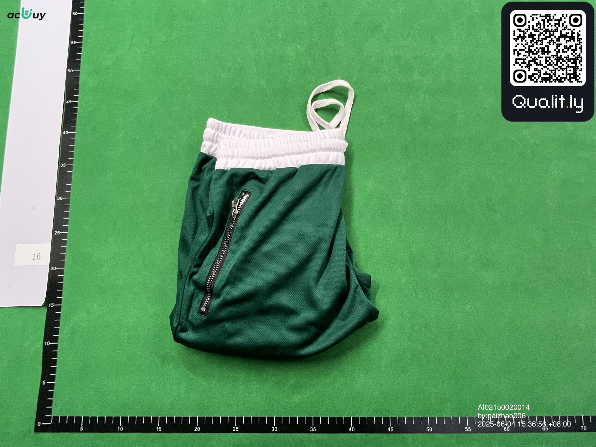 Pantalón corto — foto QC 1 de 4