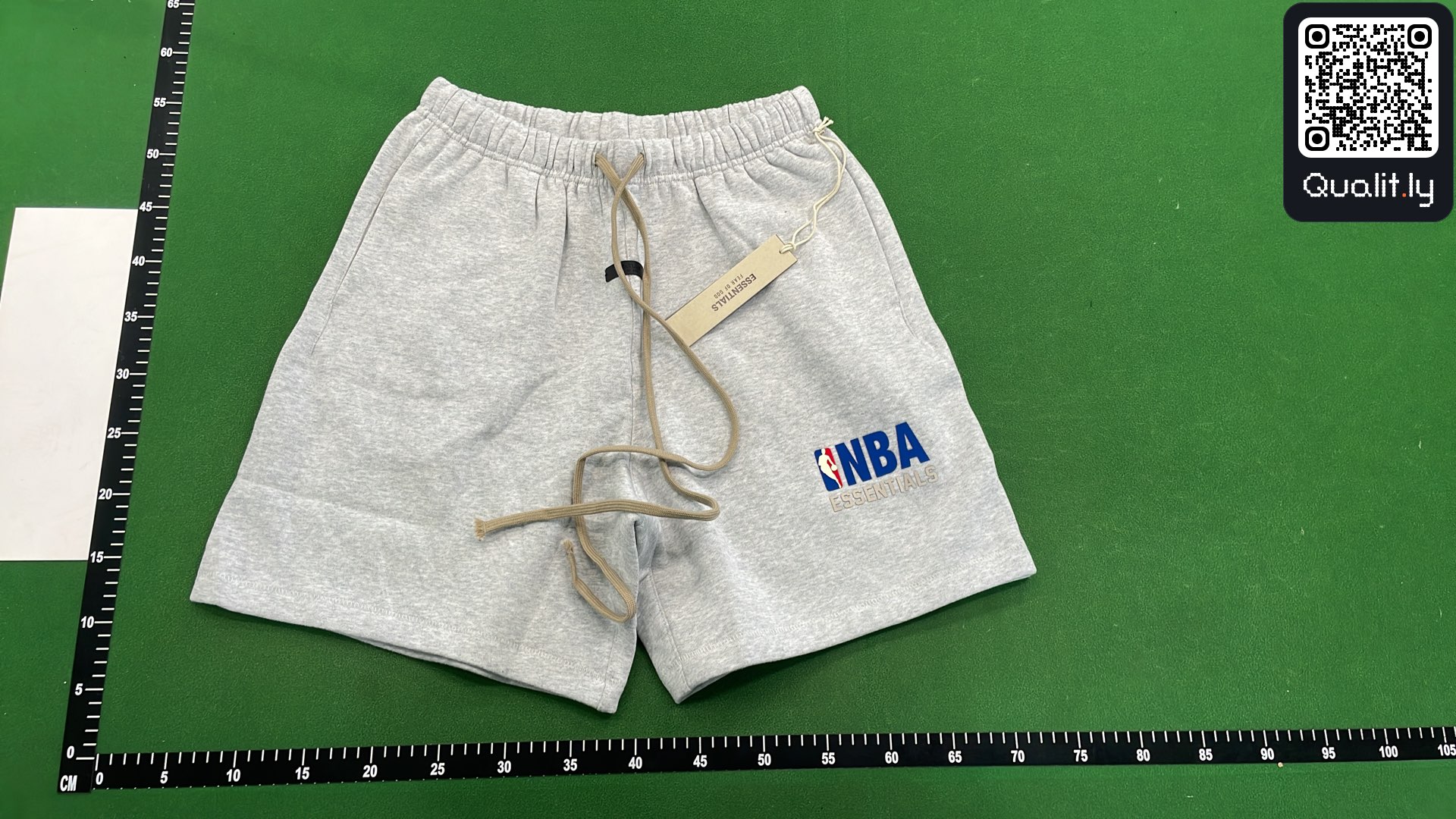 Shorts QC photo 2 of 136