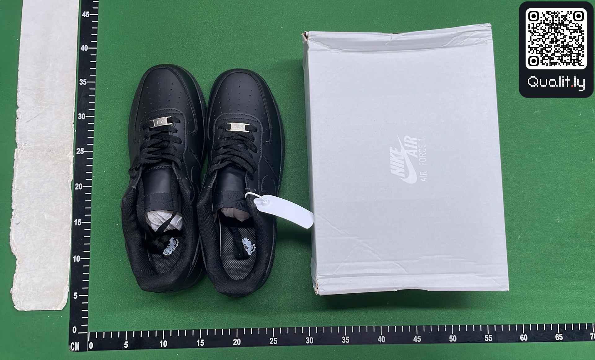 Sneakers QC photo 1 of 132