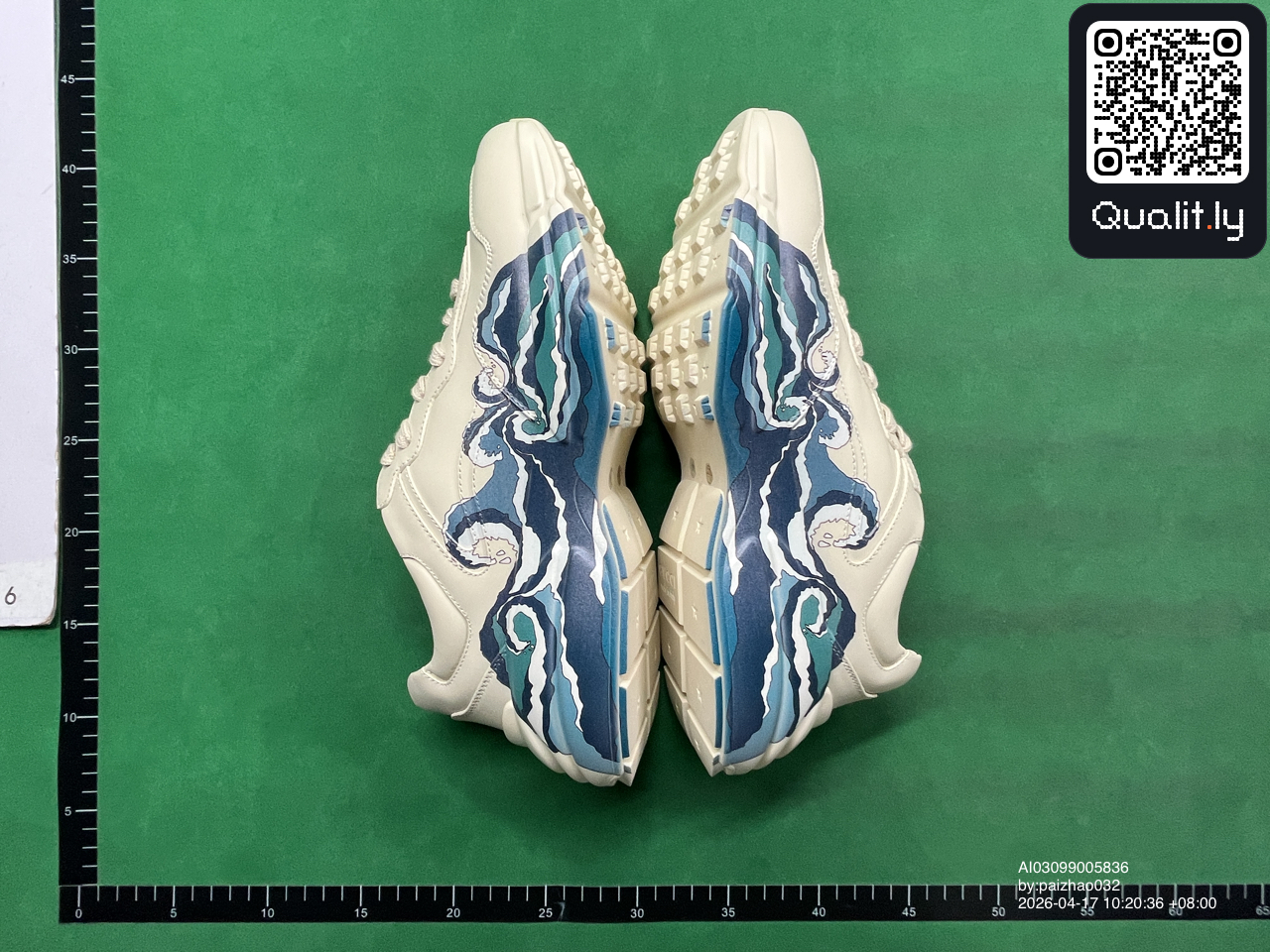 Sneakers QC photo 2 of 30