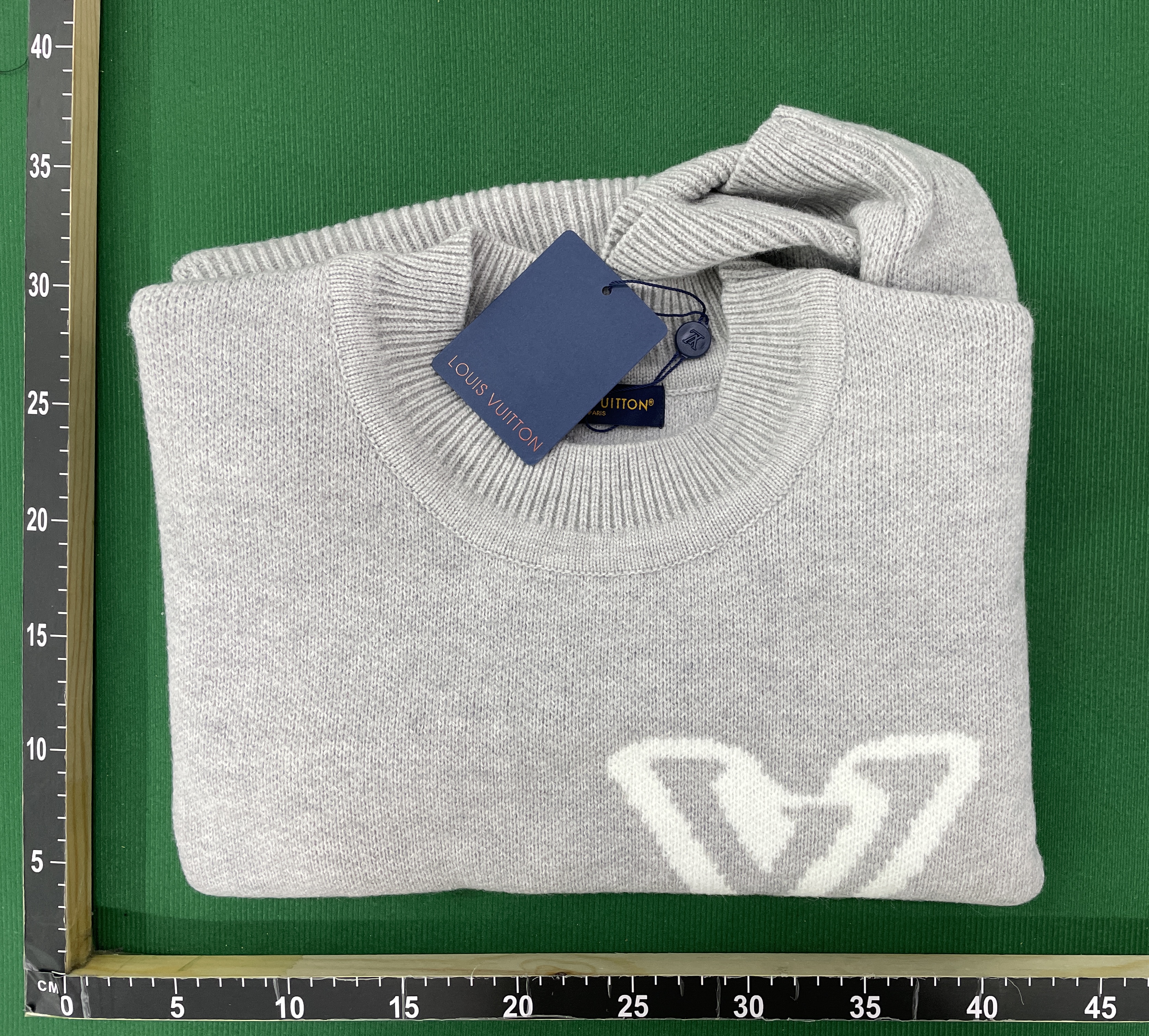 Sweater QC photo 2 of 108