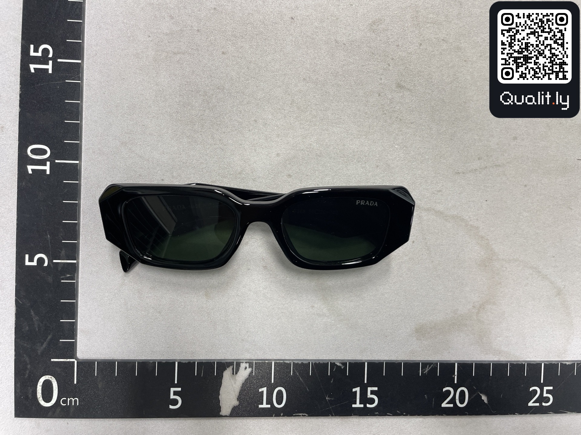 Sunglasses QC photo 3 of 43