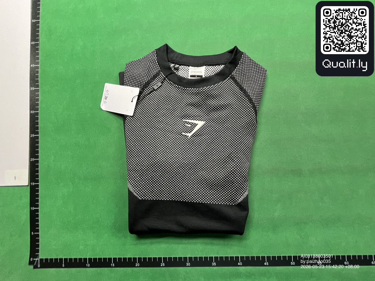 T-shirt — foto QC 1 de 16