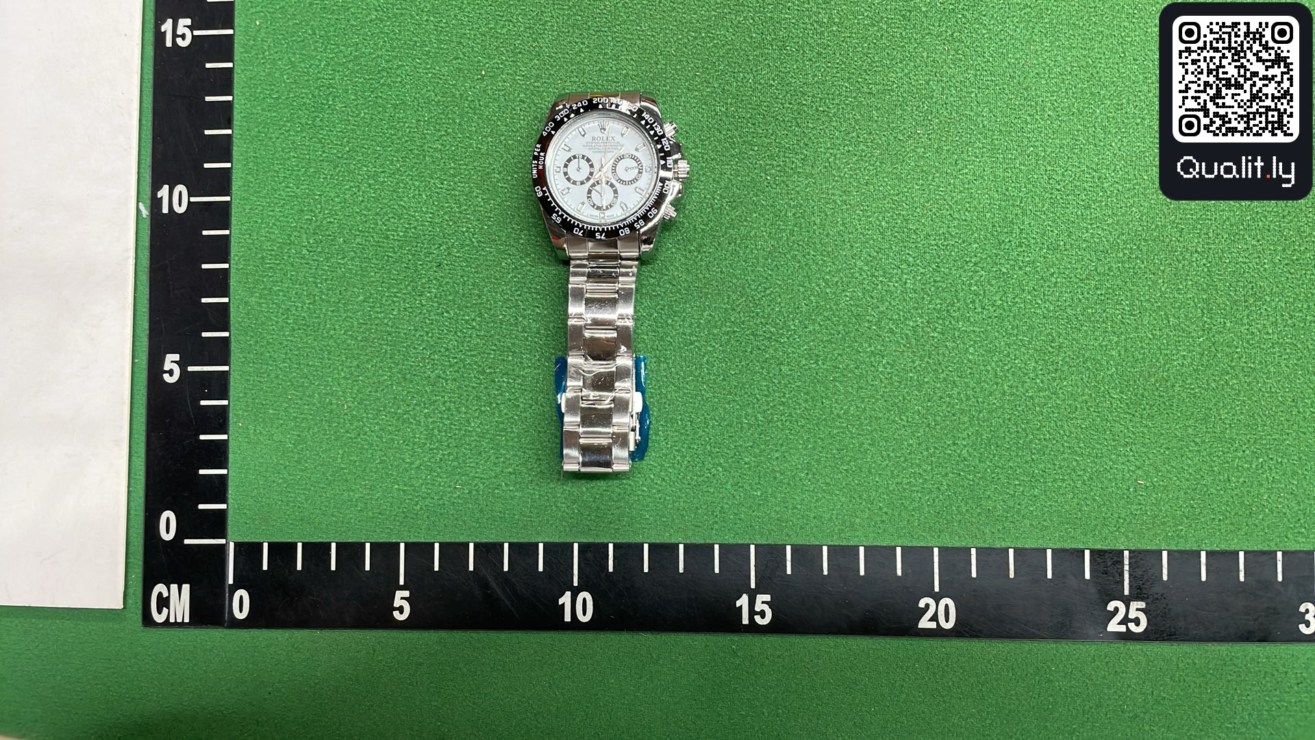 Montre — photo QC 1 sur 8
