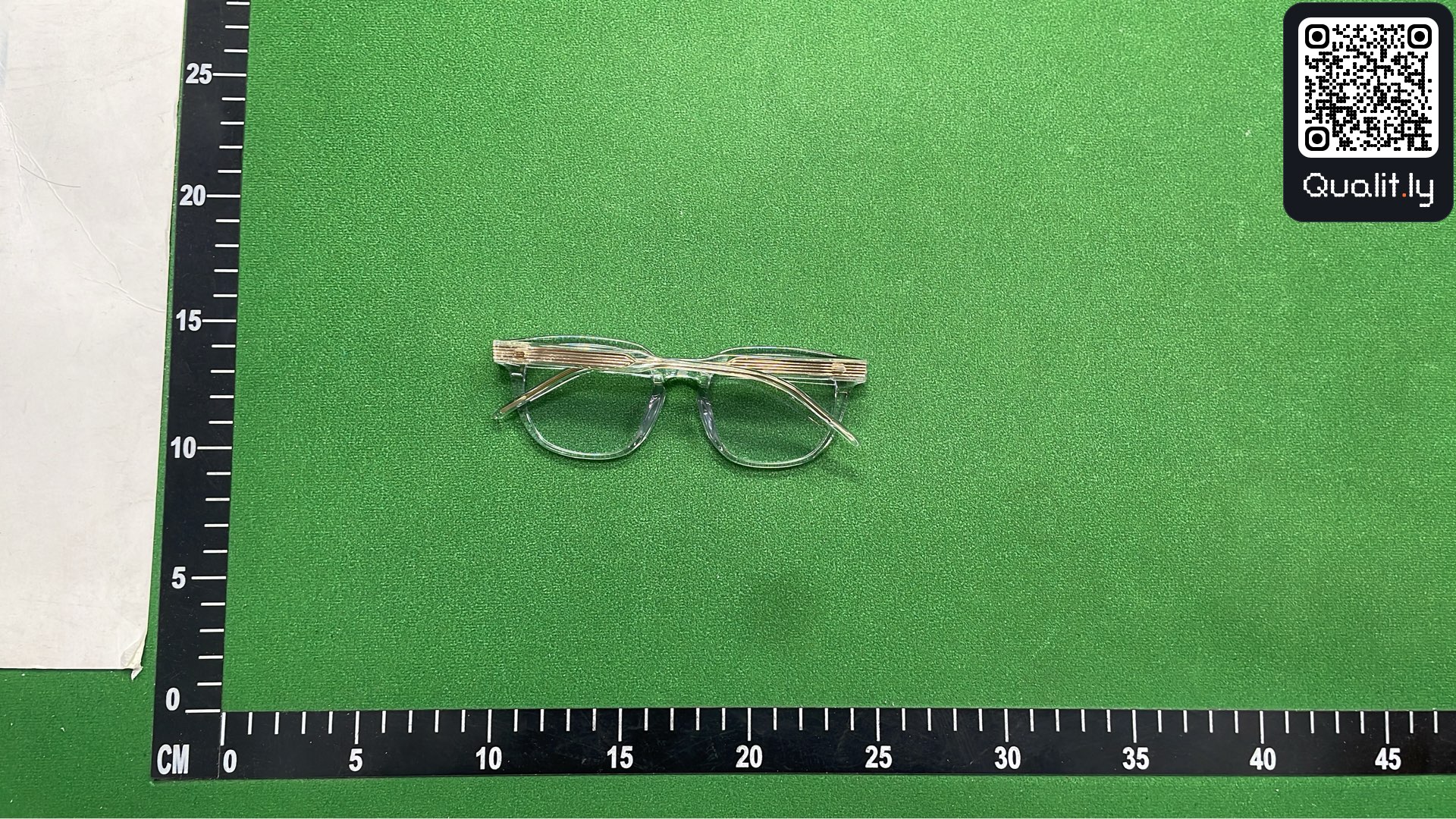Sunglasses QC photo 2 of 3