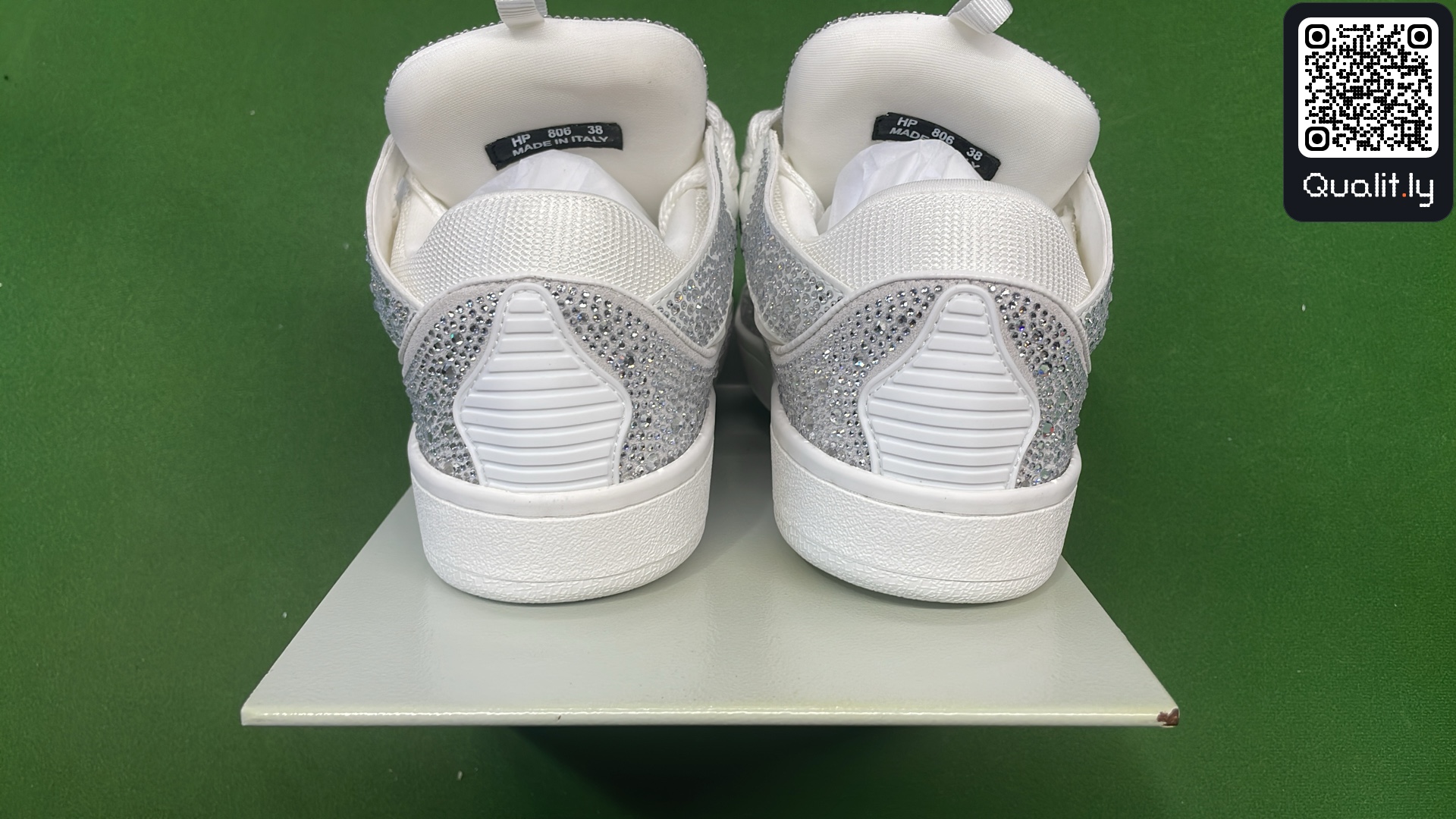 Sneakers — QC-foto 3 van 6