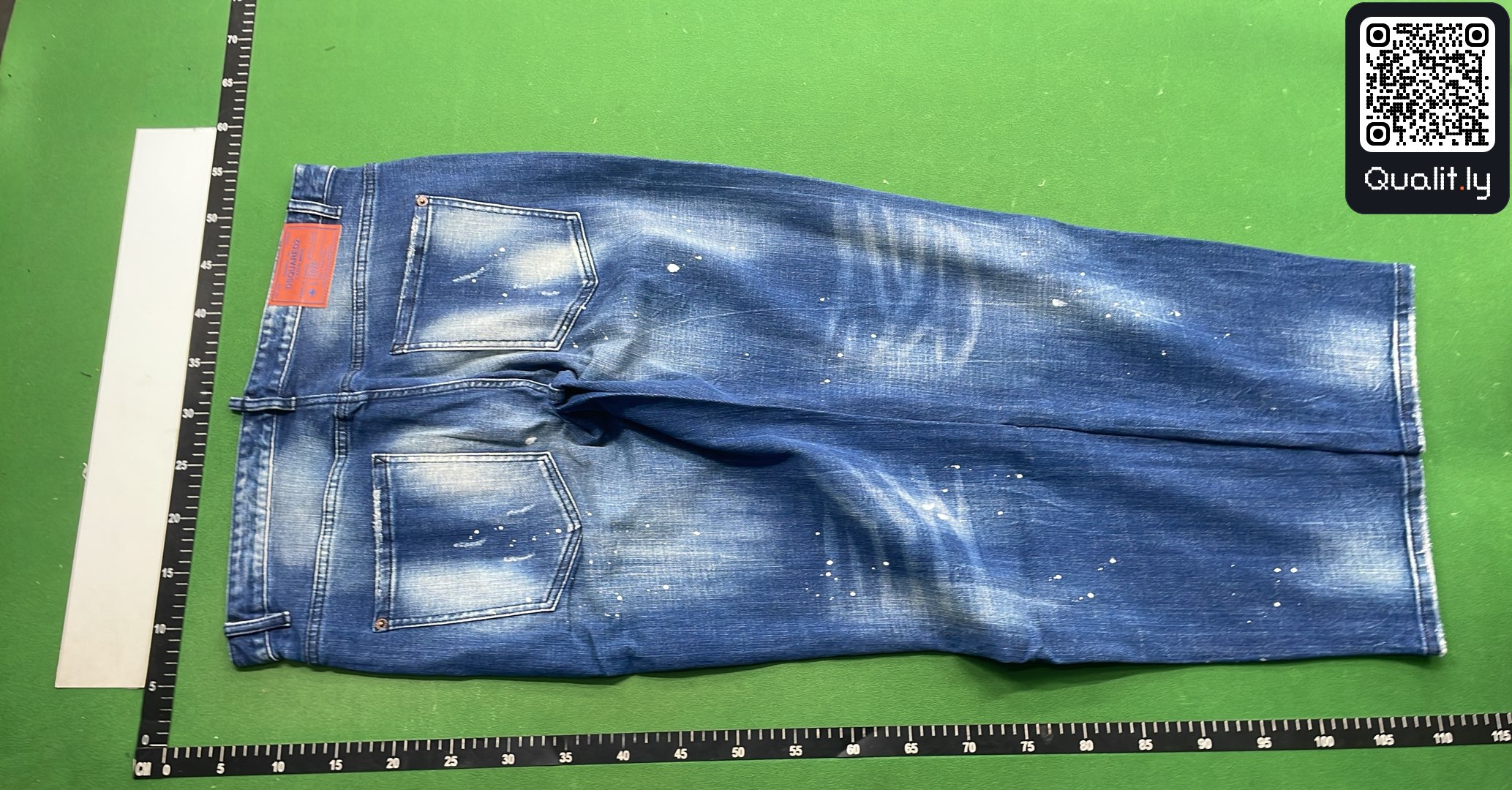 Jeans — QC-foto 3 av 4