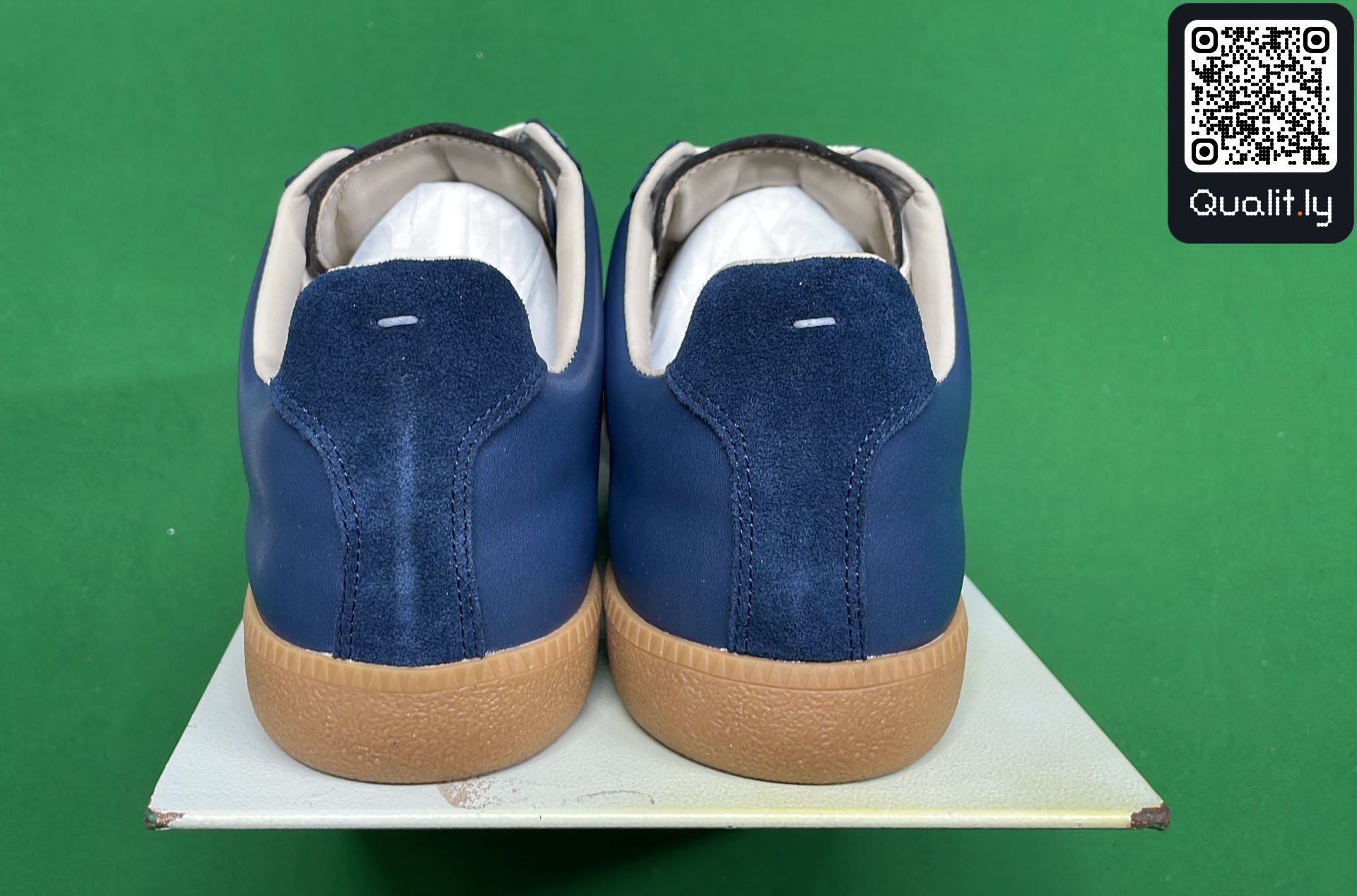 Sneakers — QC-foto 3 van 40