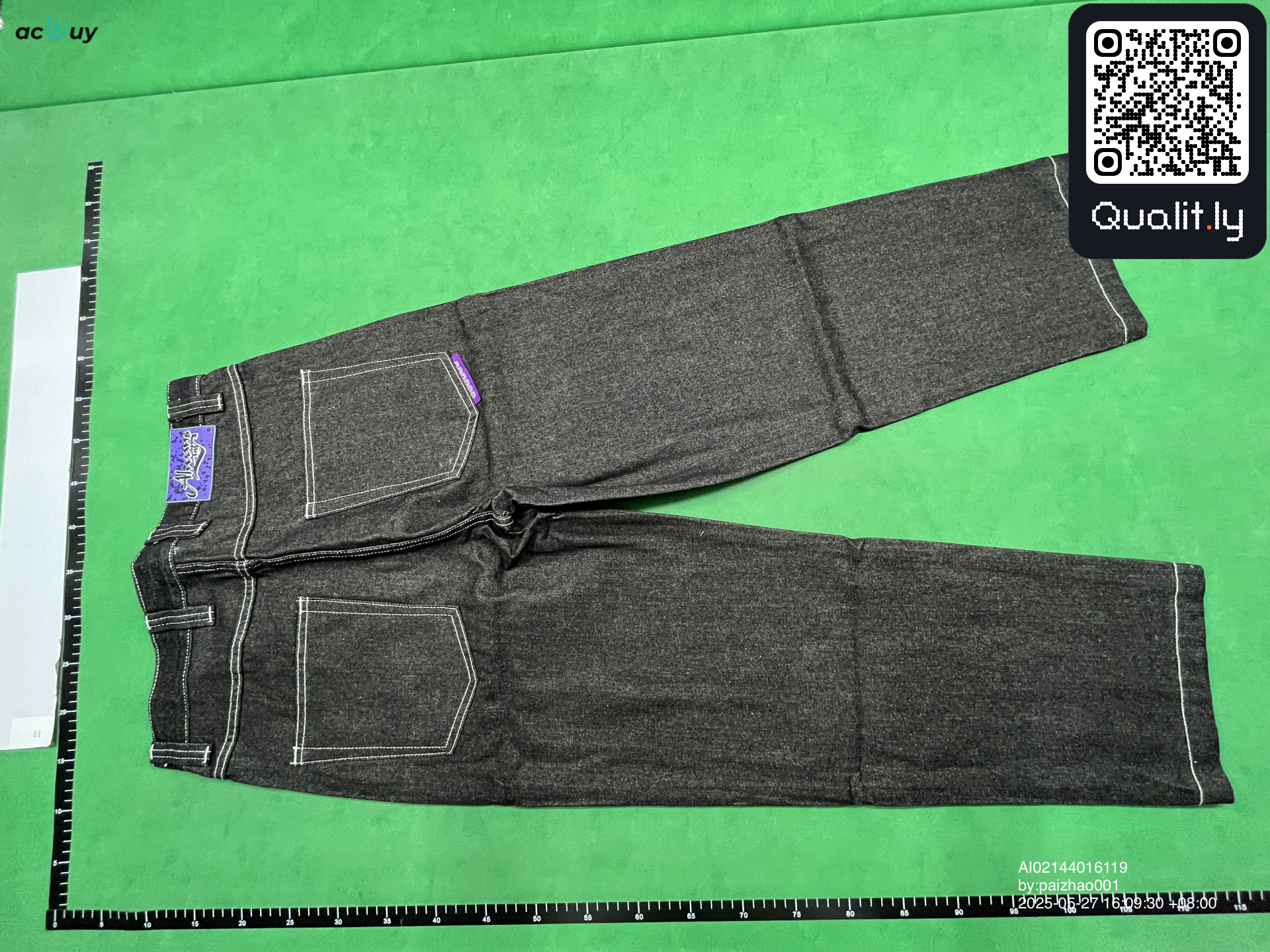 Jeansy — zdjęcie QC 2 z 4