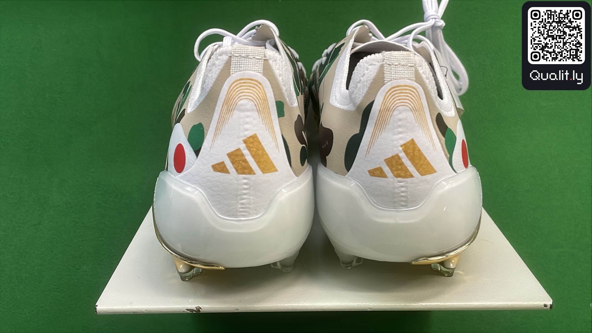 Sneakers QC photo 3 of 16
