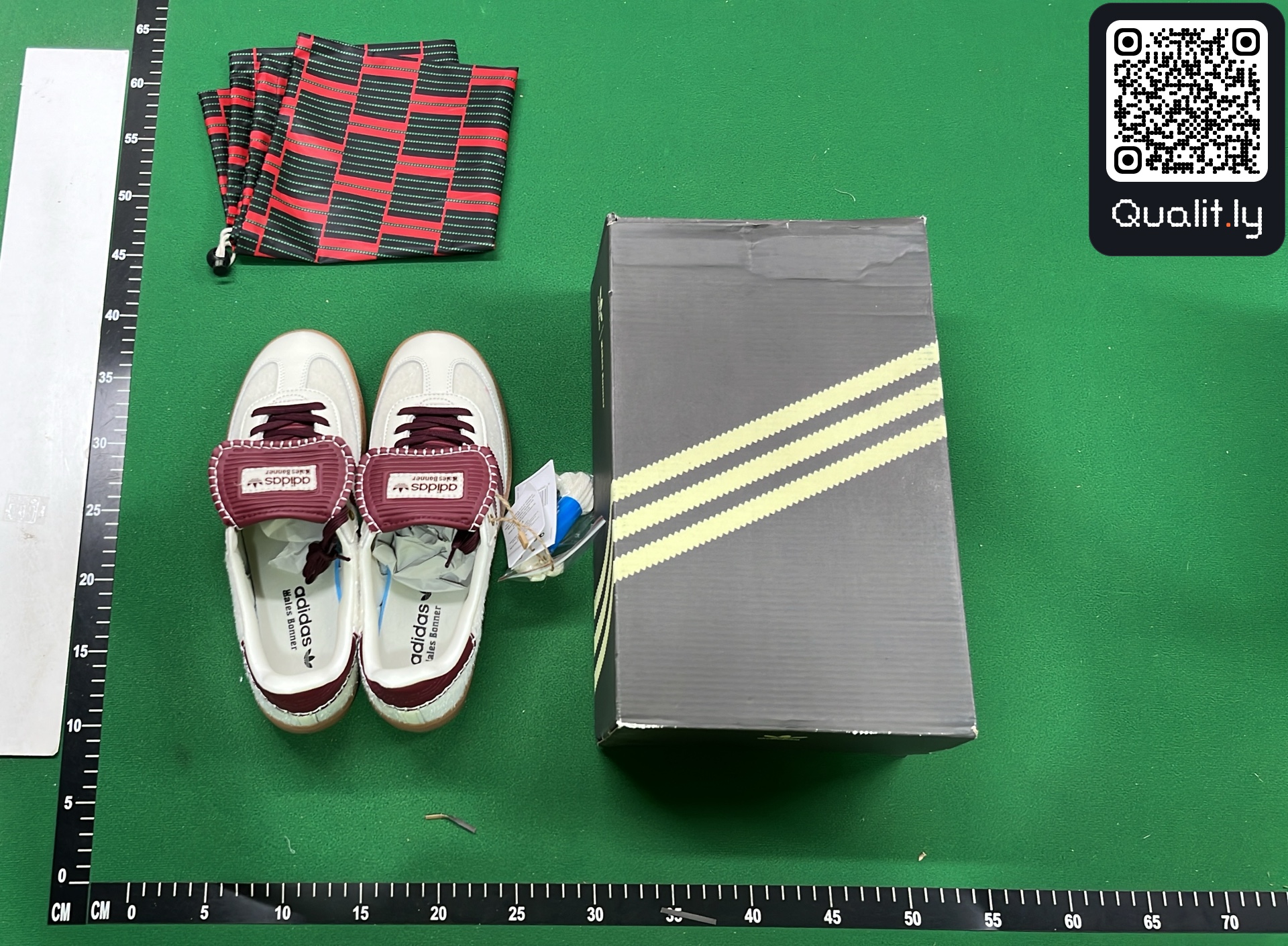 Sneakers — QC-foto 1 van 12