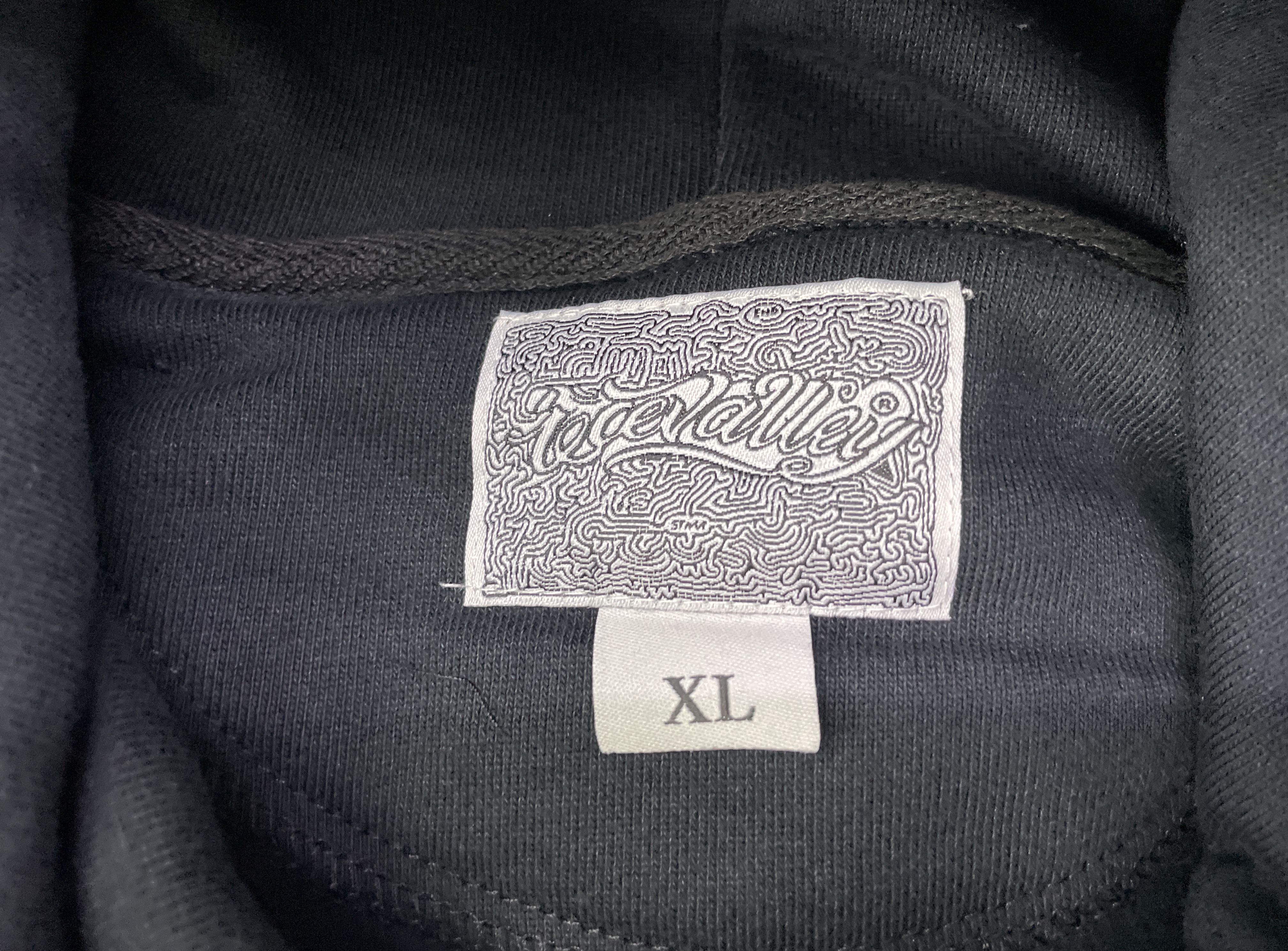 Hoodie QC photo 2 of 47