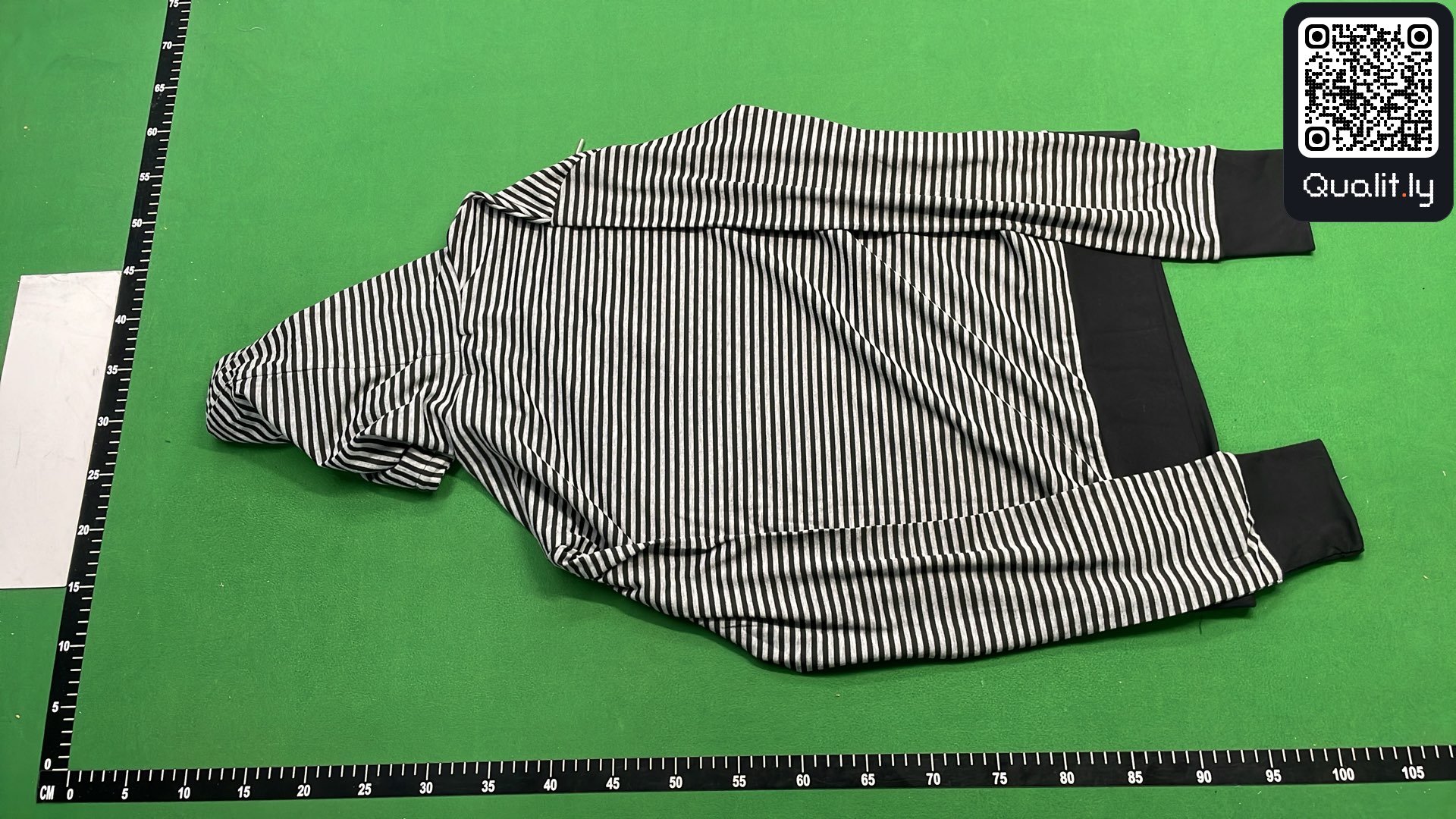 Hoodie — QC-foto 3 av 16