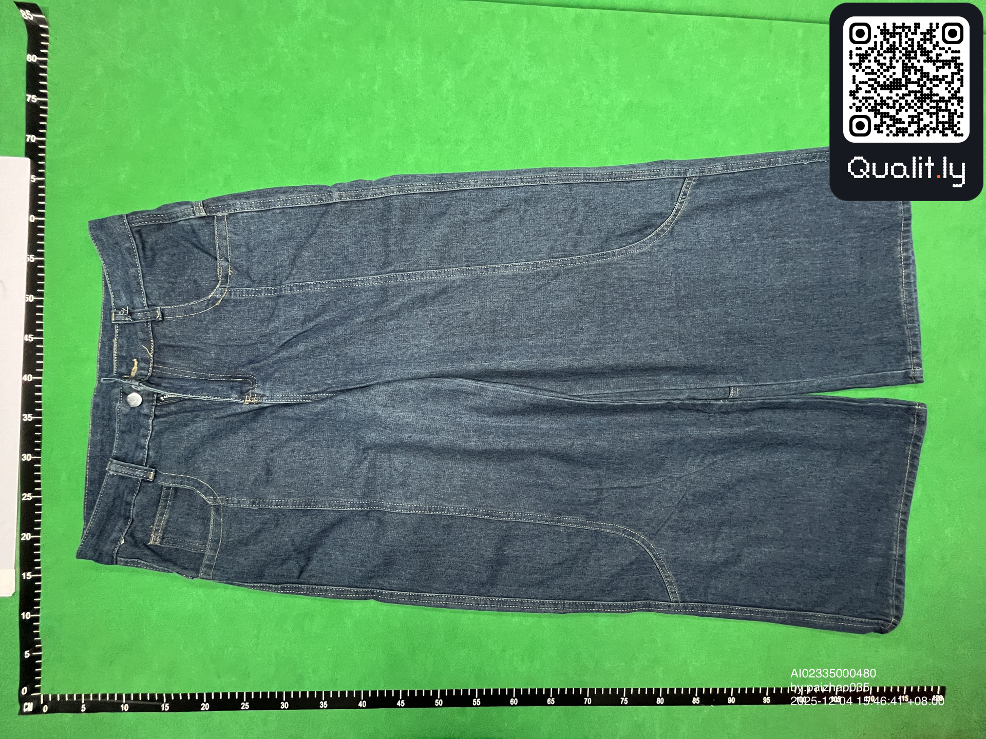 牛仔裤 QC 照片 3 / 4
