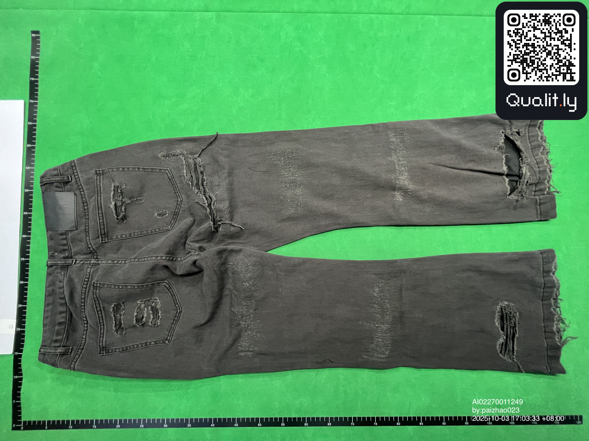 Jeans — QC-foto 2 av 4