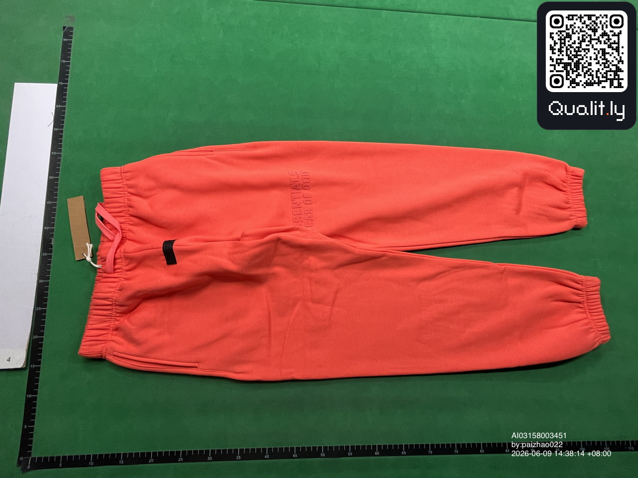 Hoodie QC photo 2 of 23
