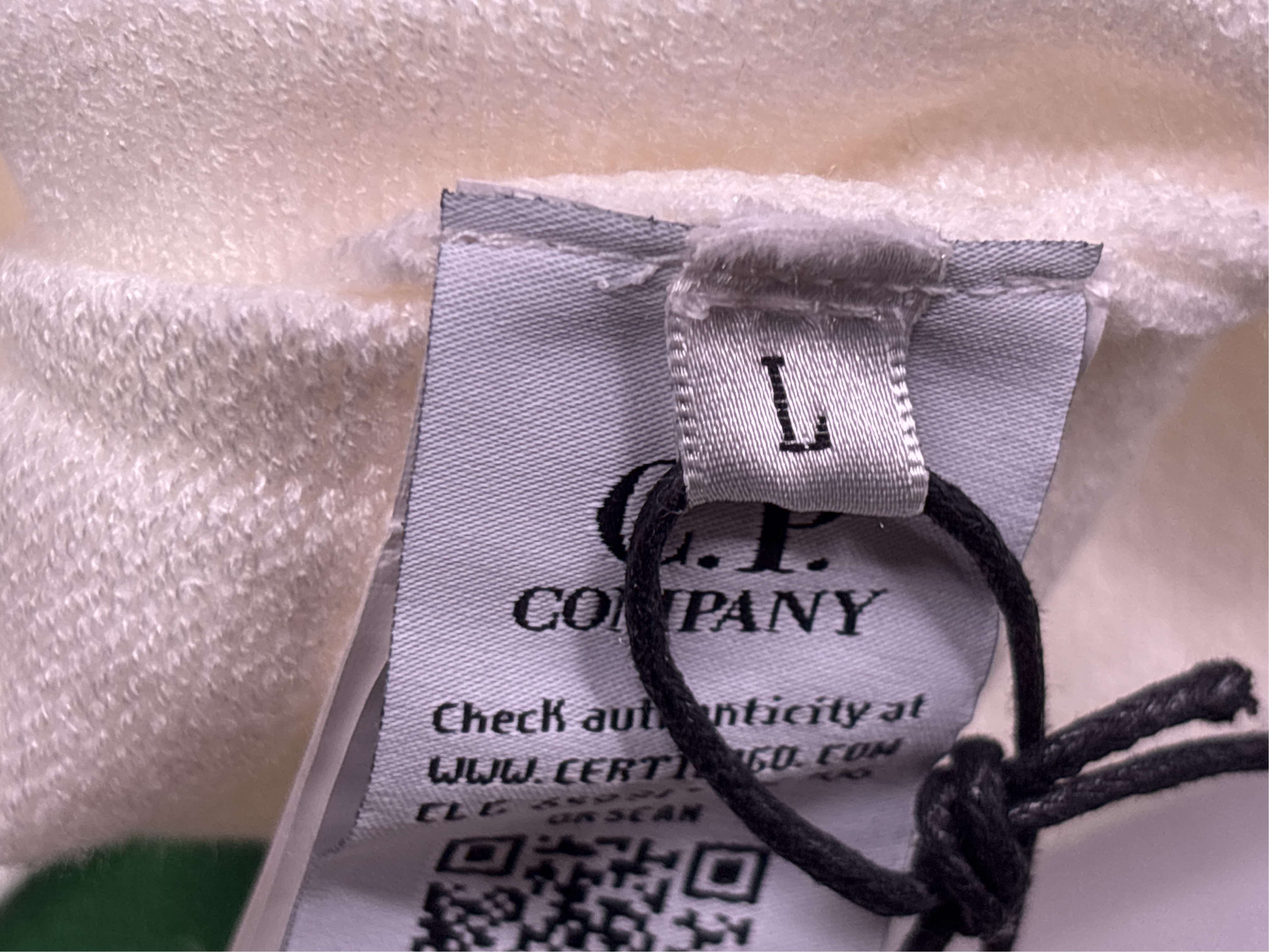 Sweater QC photo 1 of 72