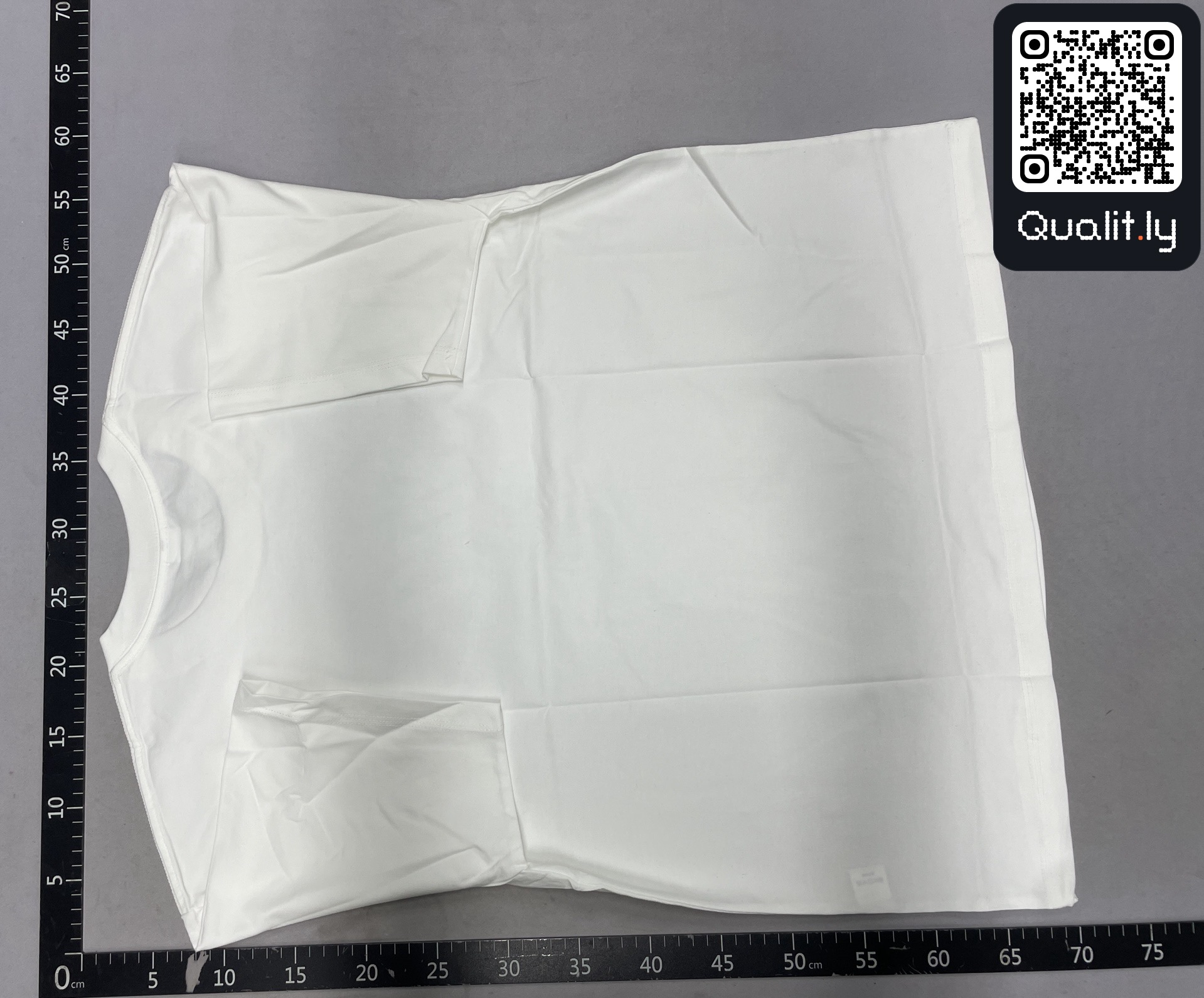 T-shirt — foto QC 2 de 4