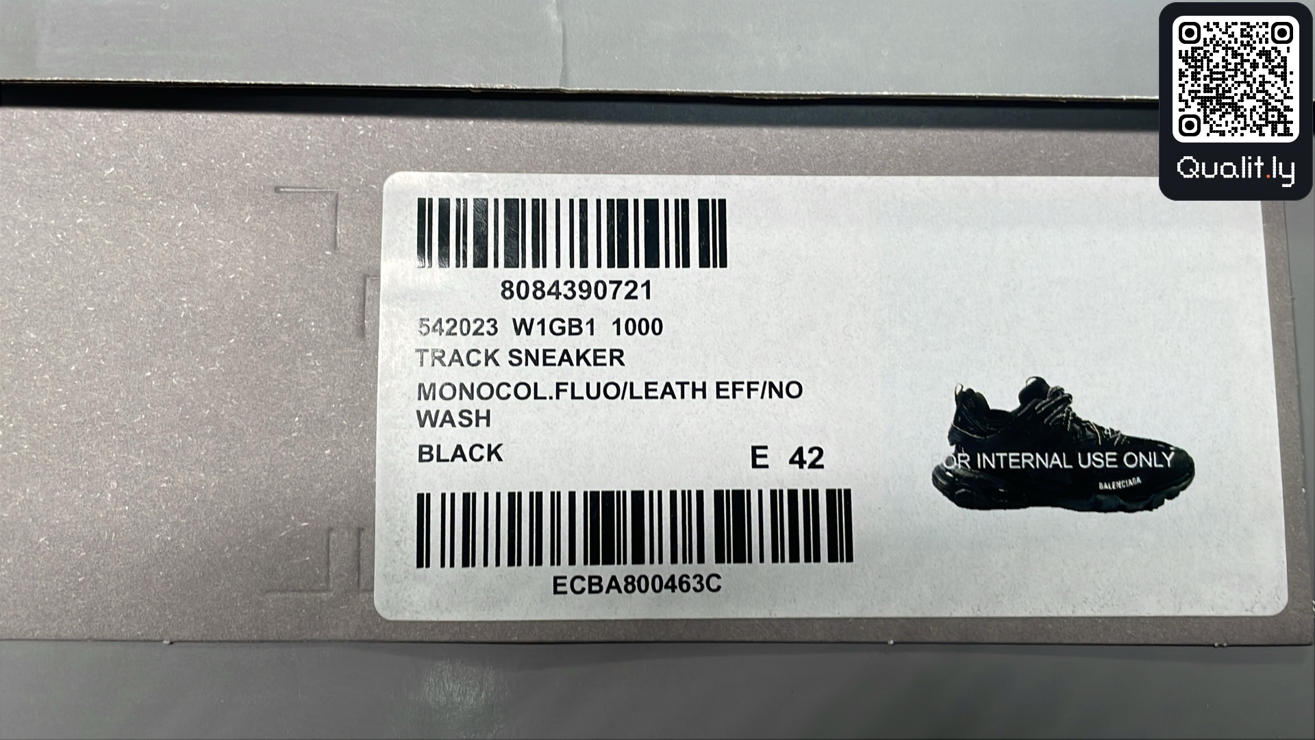 Sneakers QC photo 2 of 6