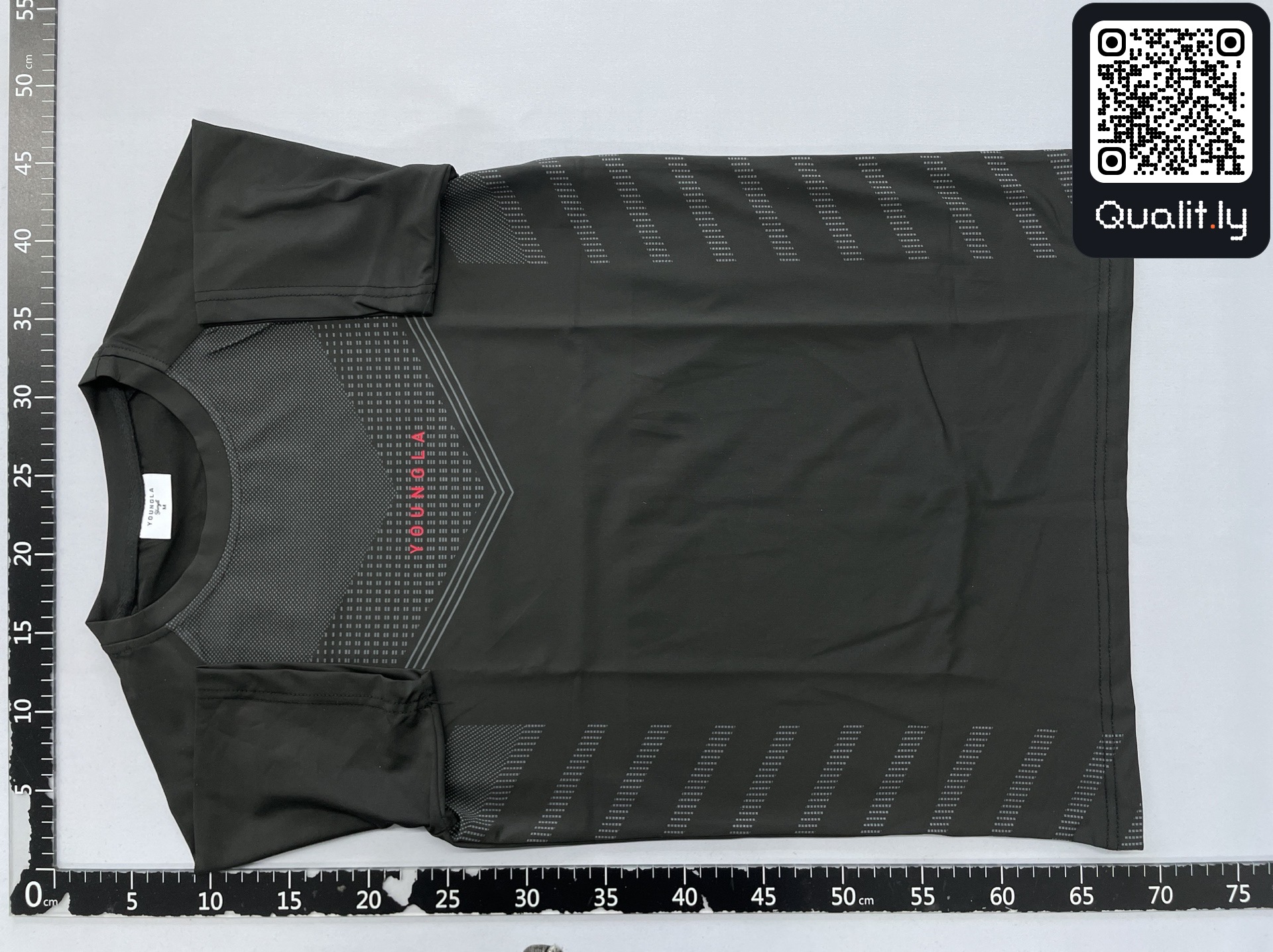 Camiseta — foto QC 3 de 80