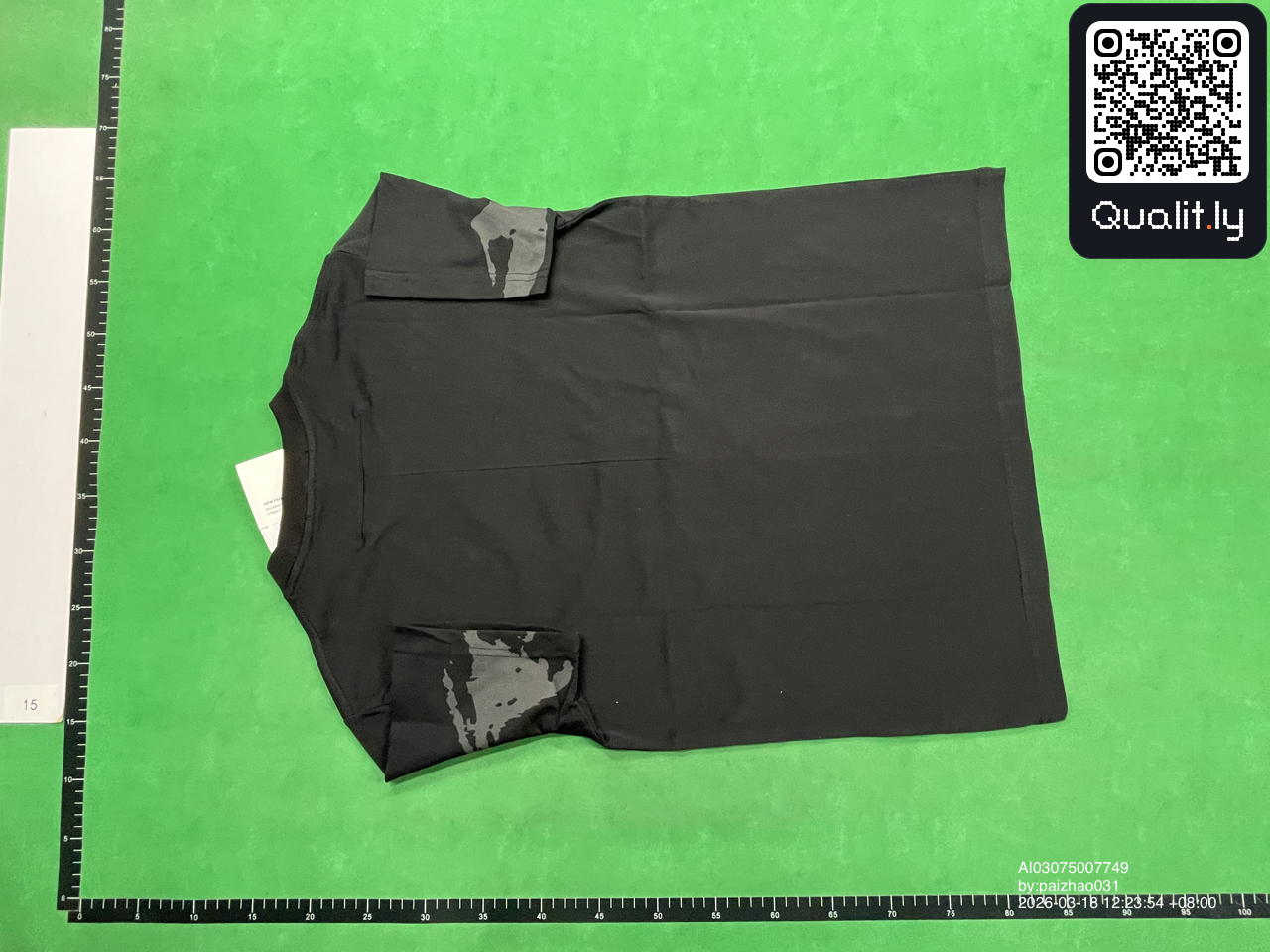 T-shirt — foto QC 2 de 8