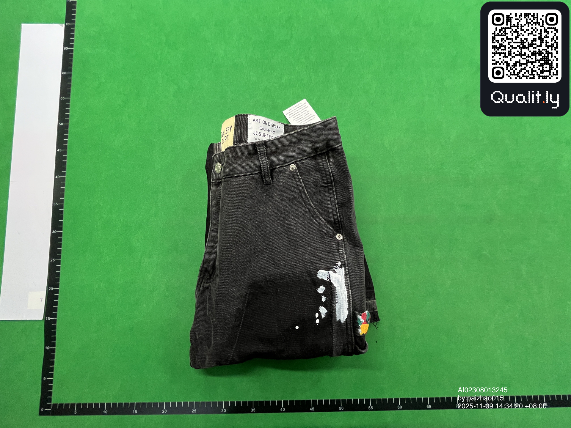 Jeans — QC-foto 1 van 4