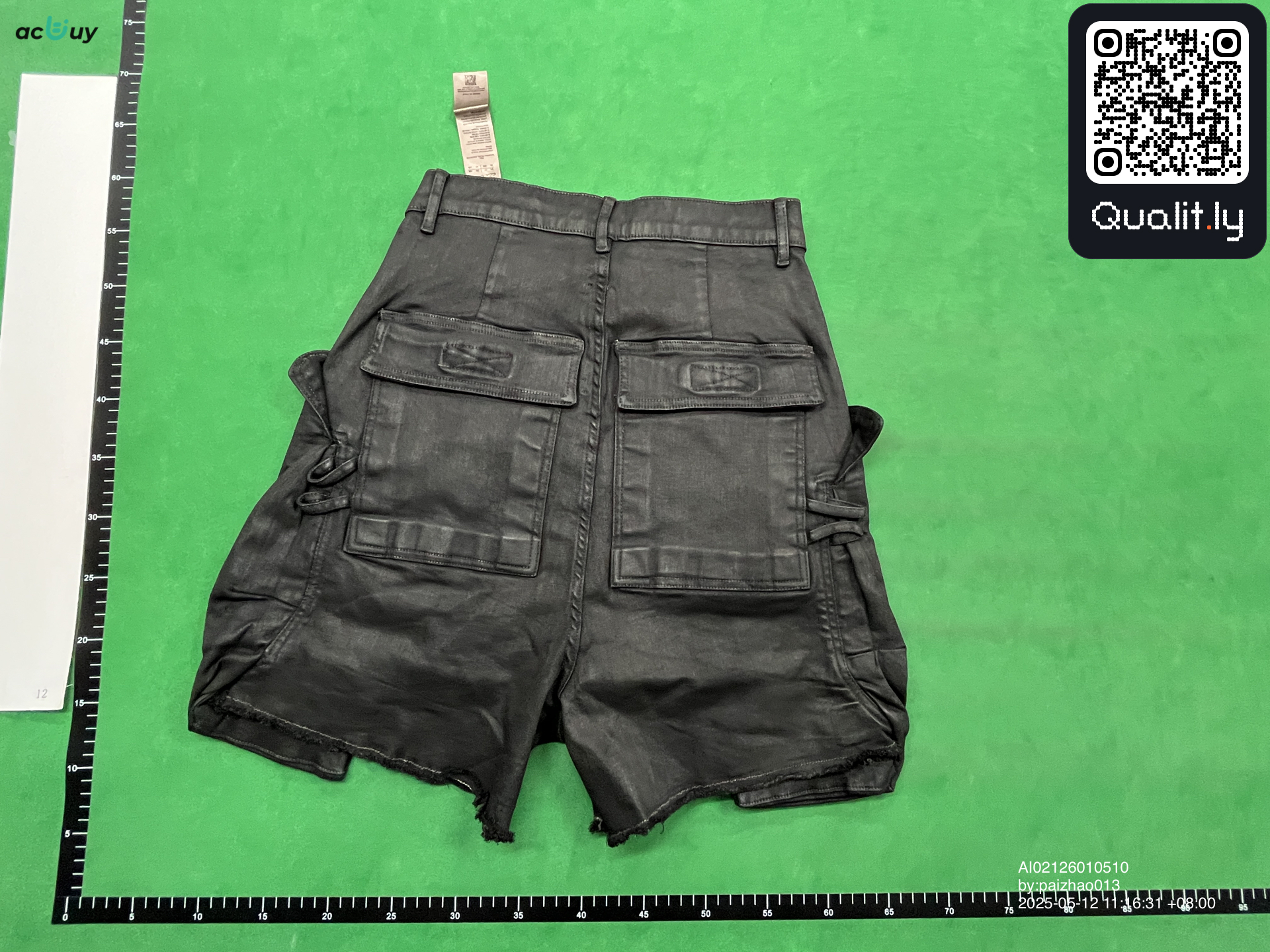 Pantaloni scurți — fotografie QC 2 din 28