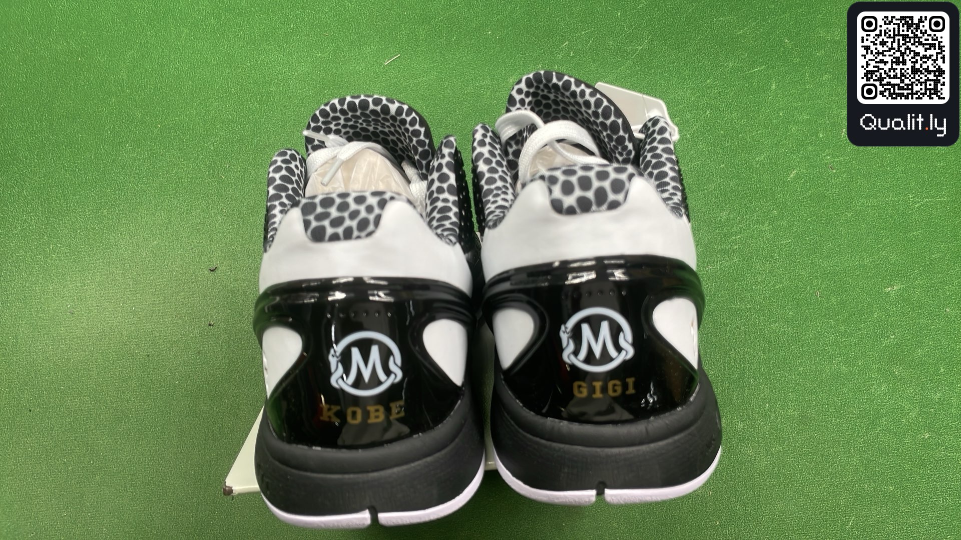 Sneakers QC photo 3 of 12