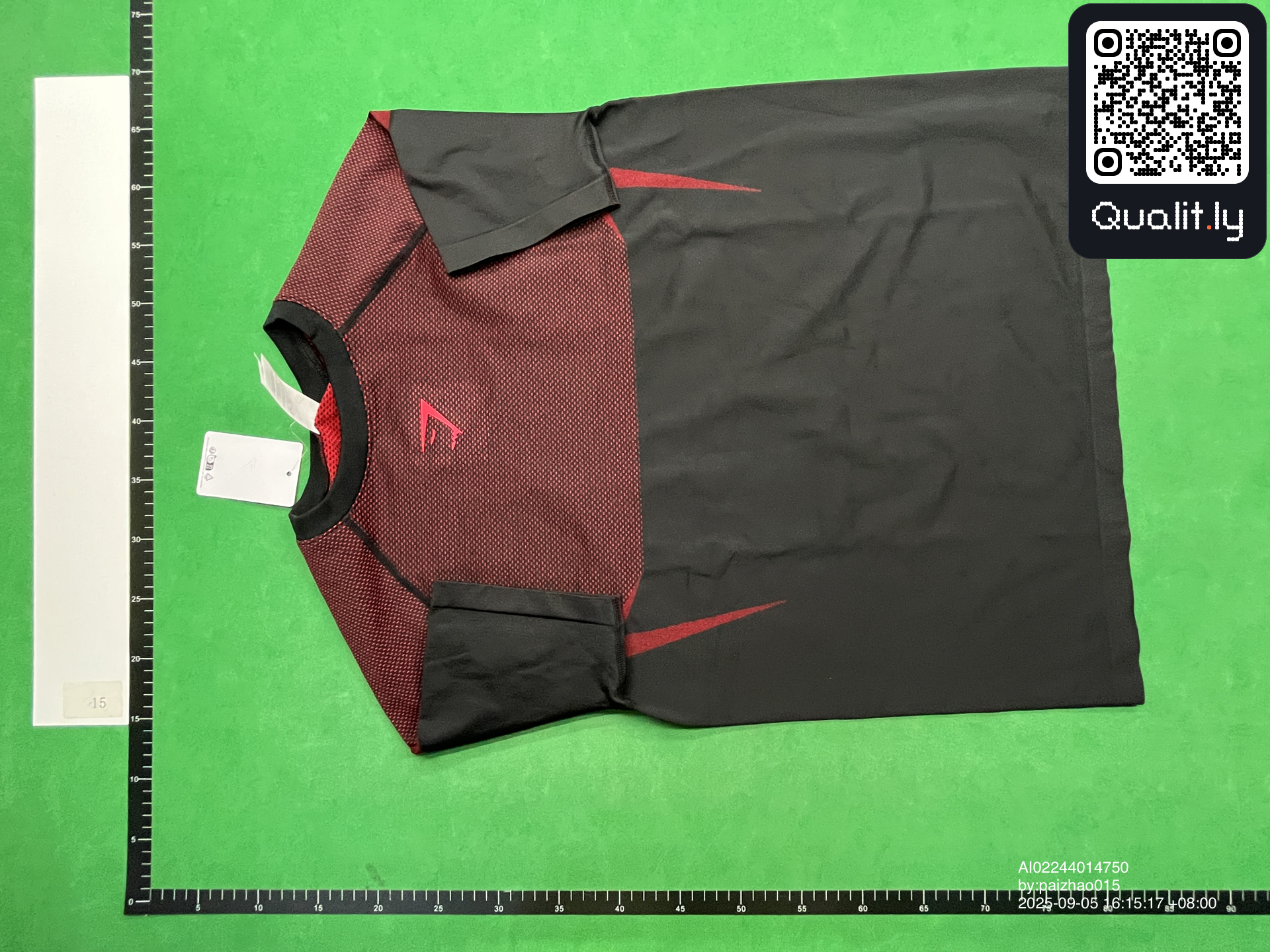 T-shirt — foto QC 3 de 24