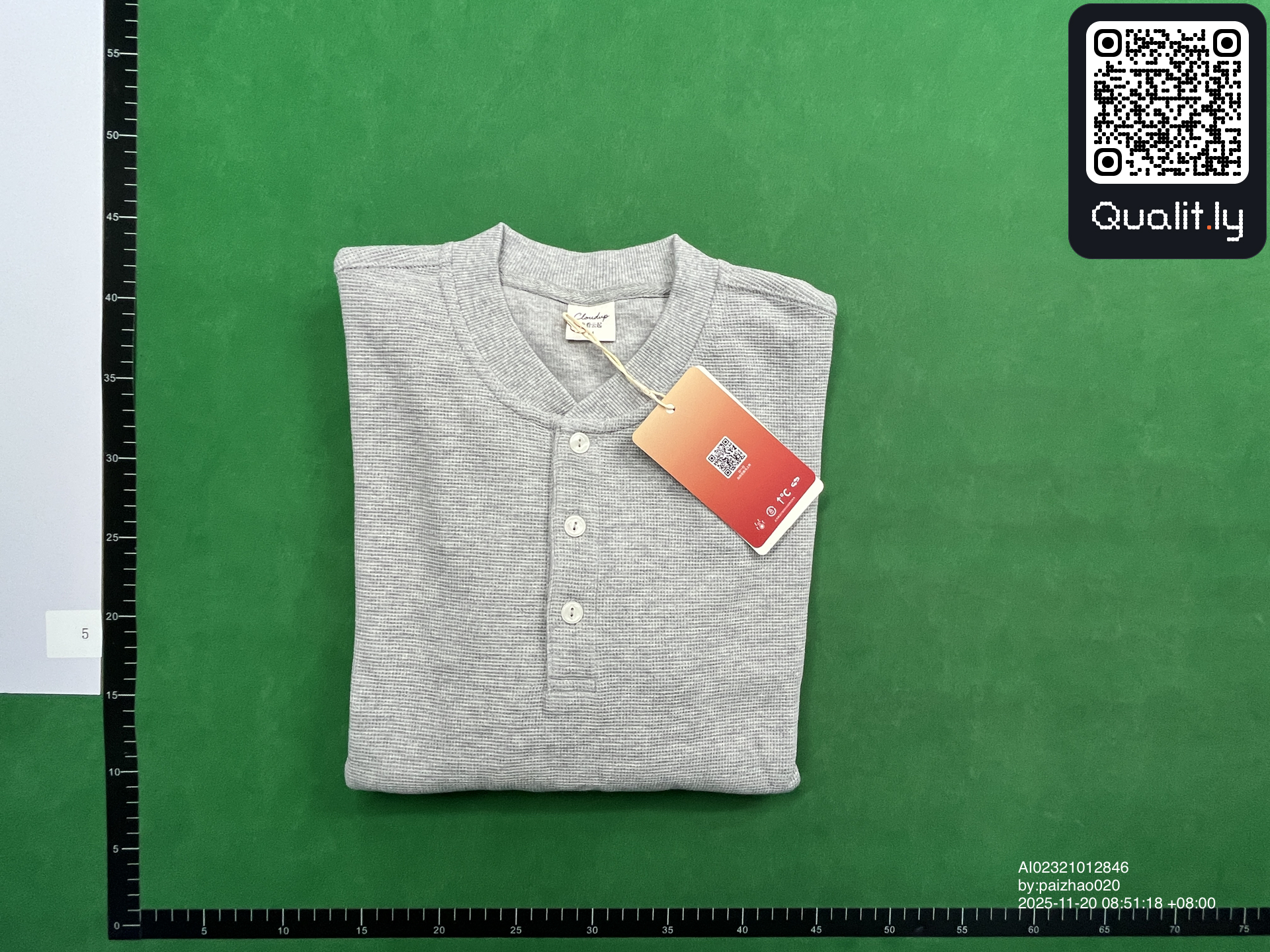 Sweater QC photo 1 of 8